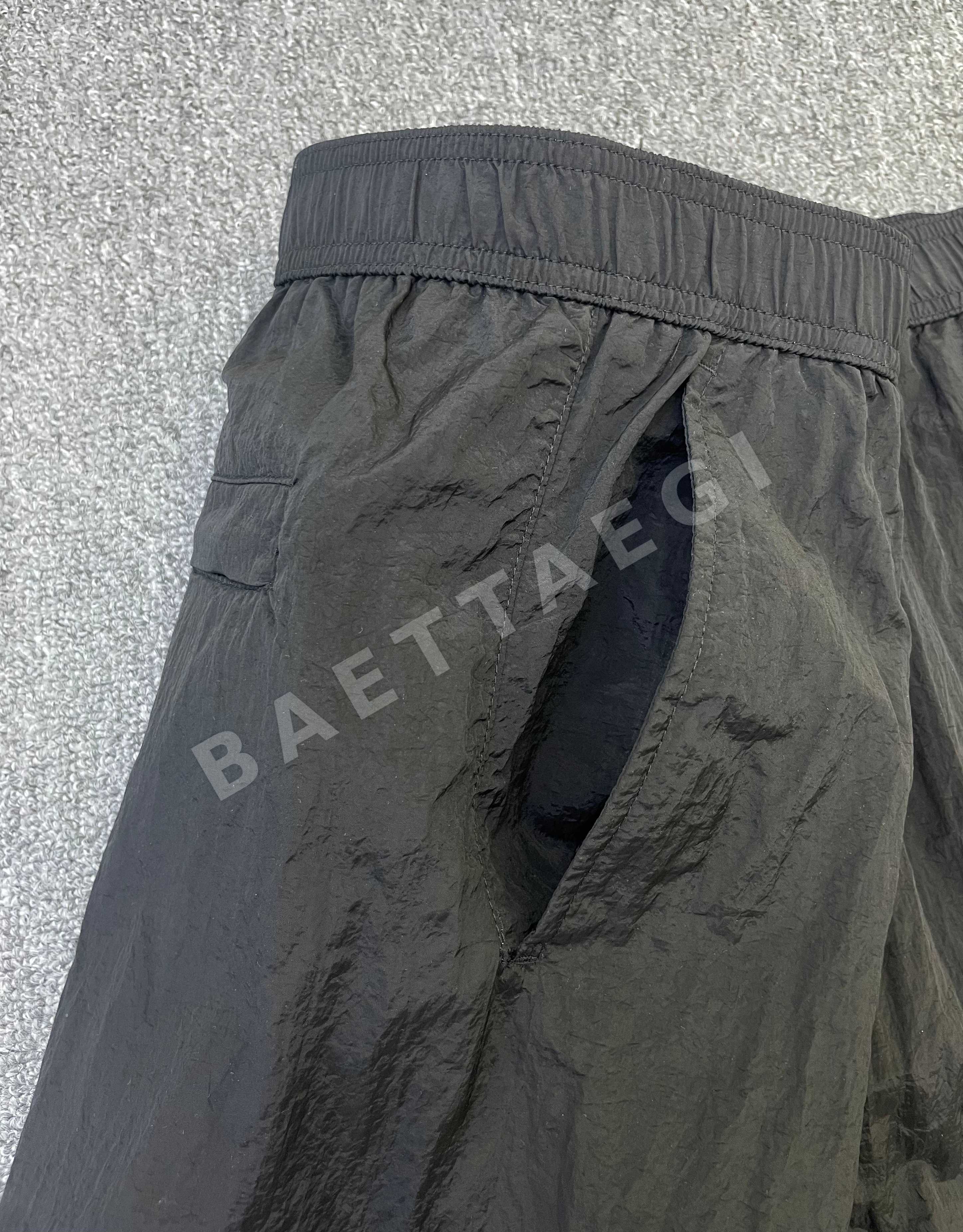 스톤아일랜드 경량 메탈릭 나일론 허리밴드 반바지 상세 이미지 7