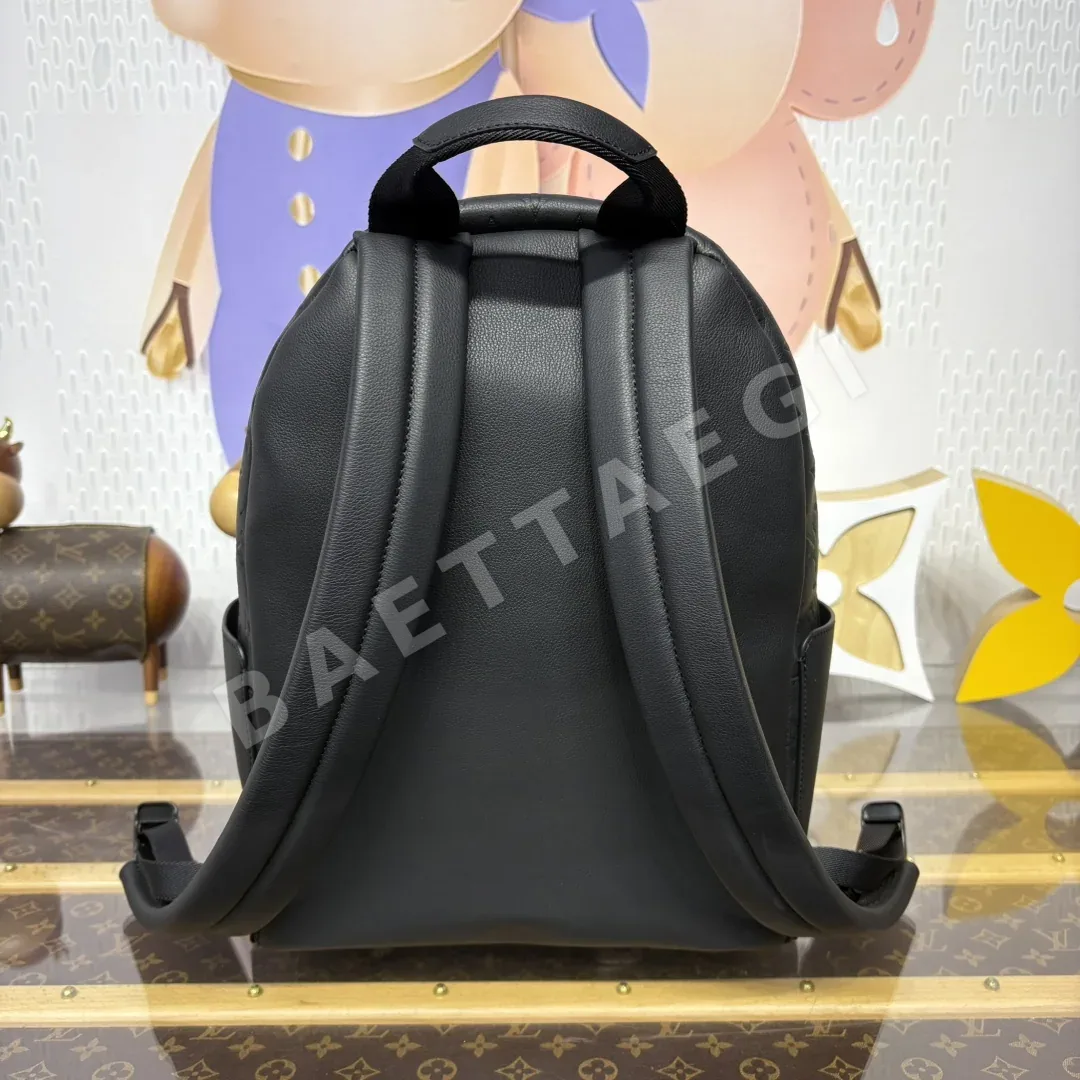 루이비통 디스커버리 모노그램 엠보스 백팩 M46553 상세 이미지 3