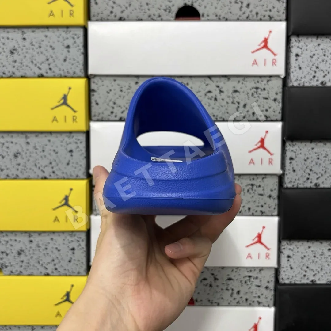 아디다스 [LW] 이지 슬라이드 ID4133 200621 Adidas Yeezy Slide Azure 상세 이미지 4