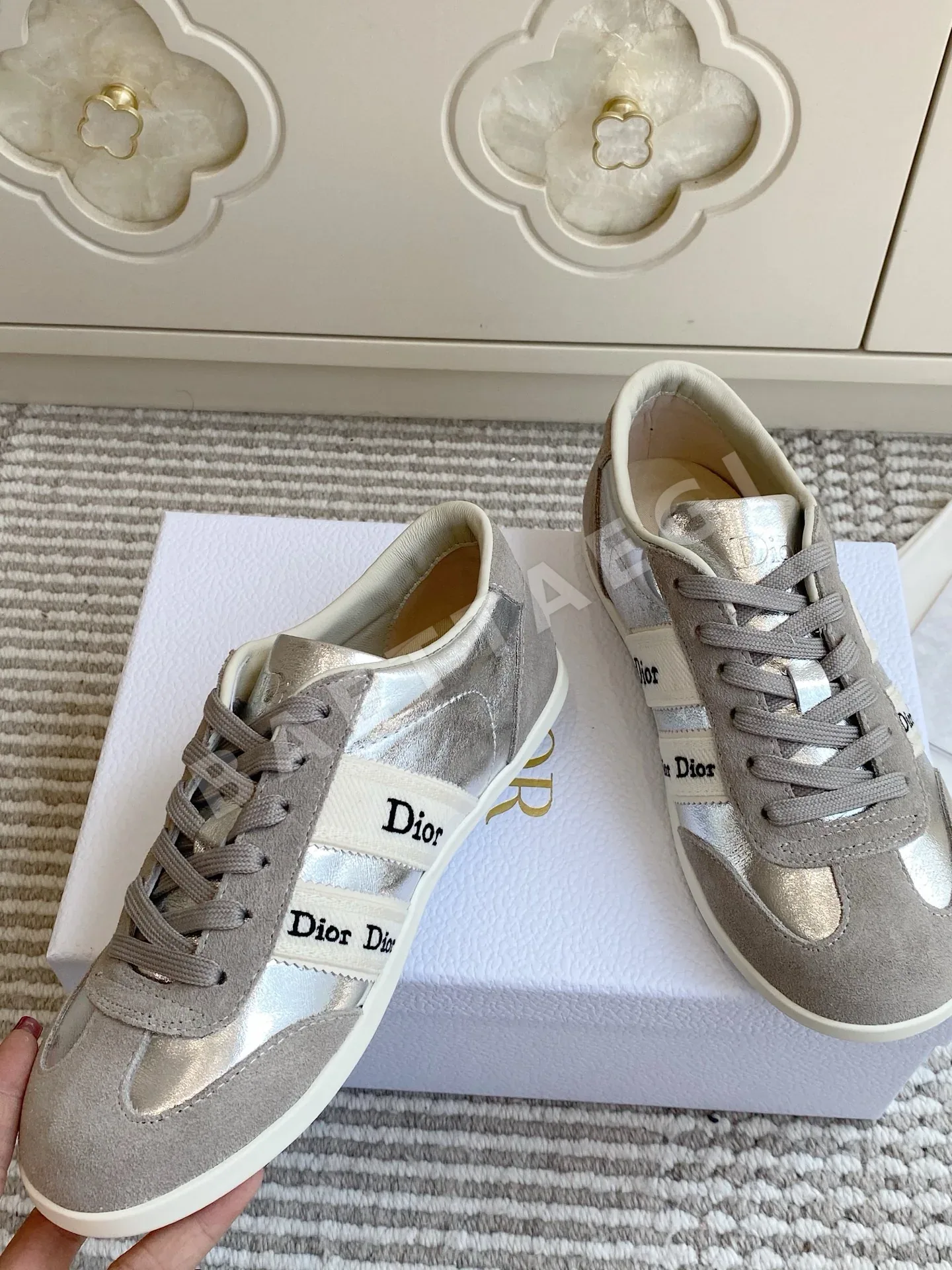 디올 D-스케치 스니커즈 스웨이드 카프스킨 상세 이미지 3