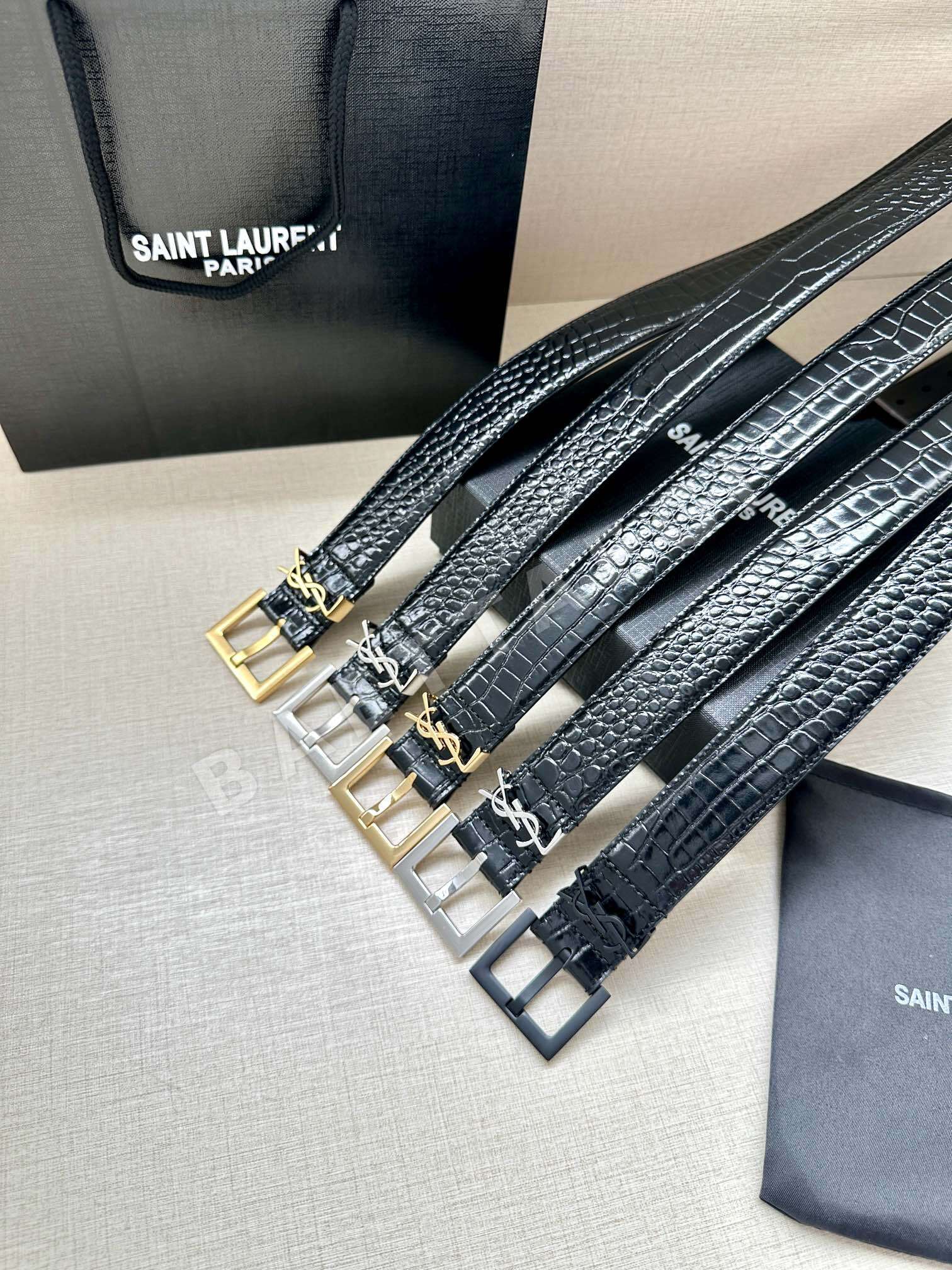 생로랑 YSL 모노그램 악어무늬 가죽 스퀘어 버클 벨트 상세 이미지 7