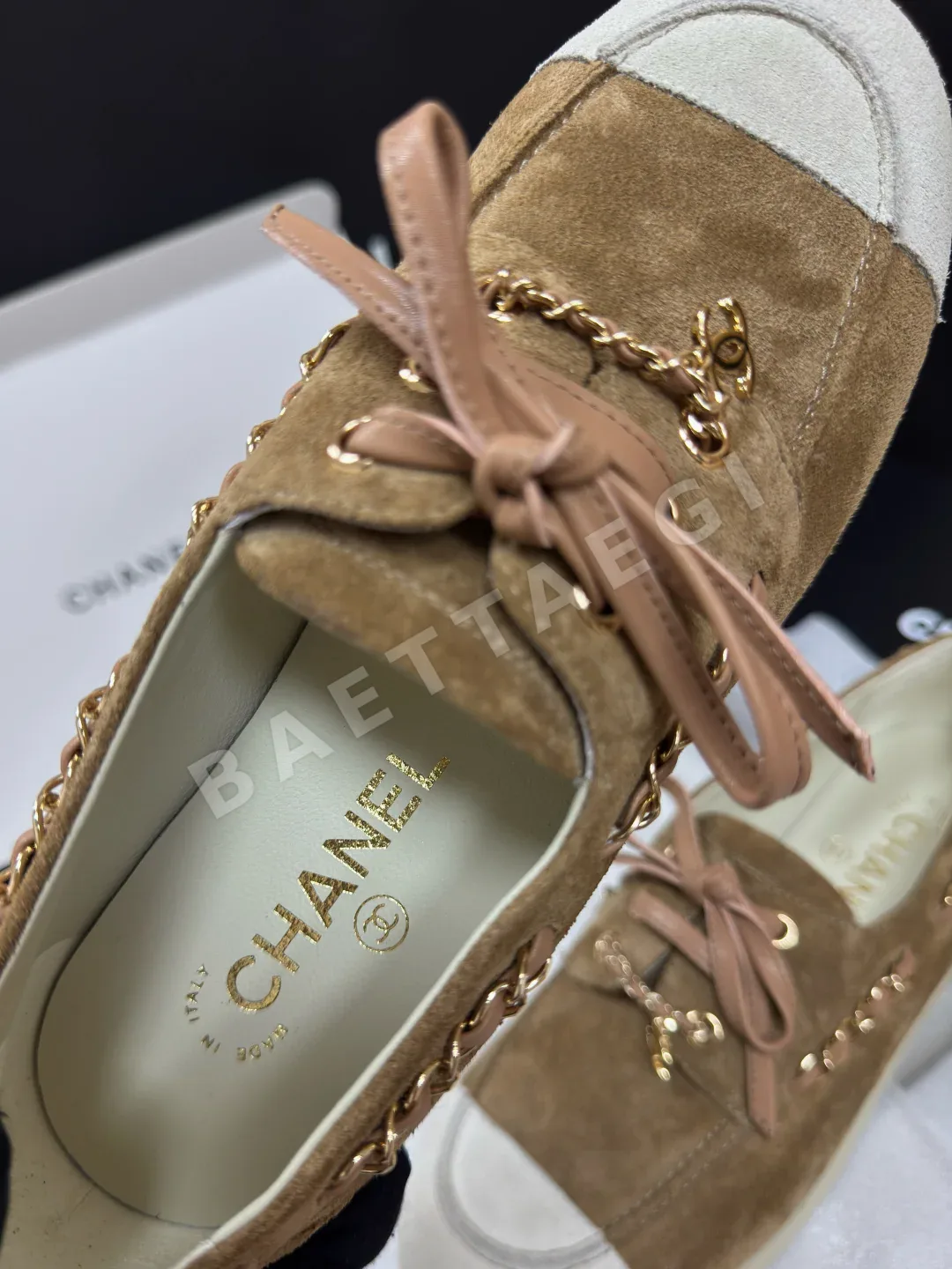샤넬 26C 스웨이드 캐주얼 슈즈 상세 이미지 5