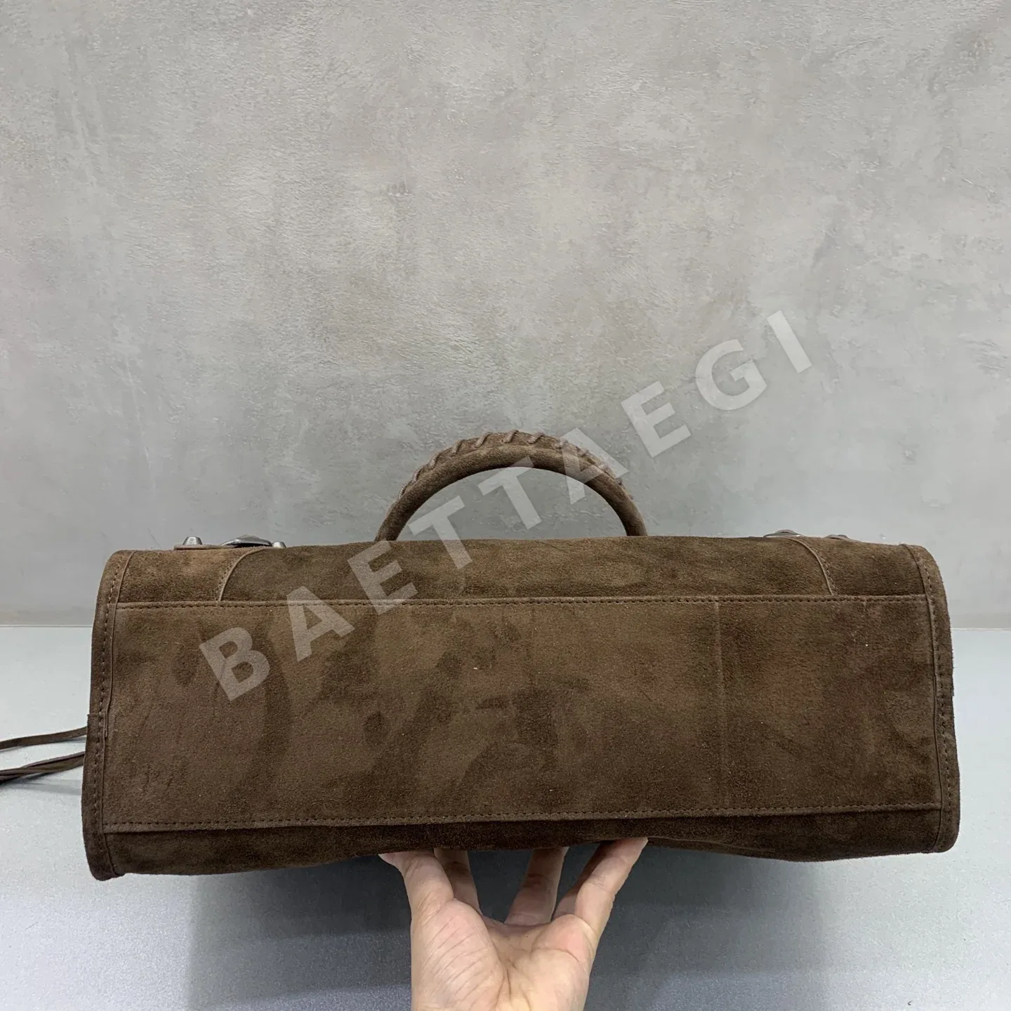 발렌시아가 르 시티 미디엄 스웨이드 토트백 상세 이미지 4