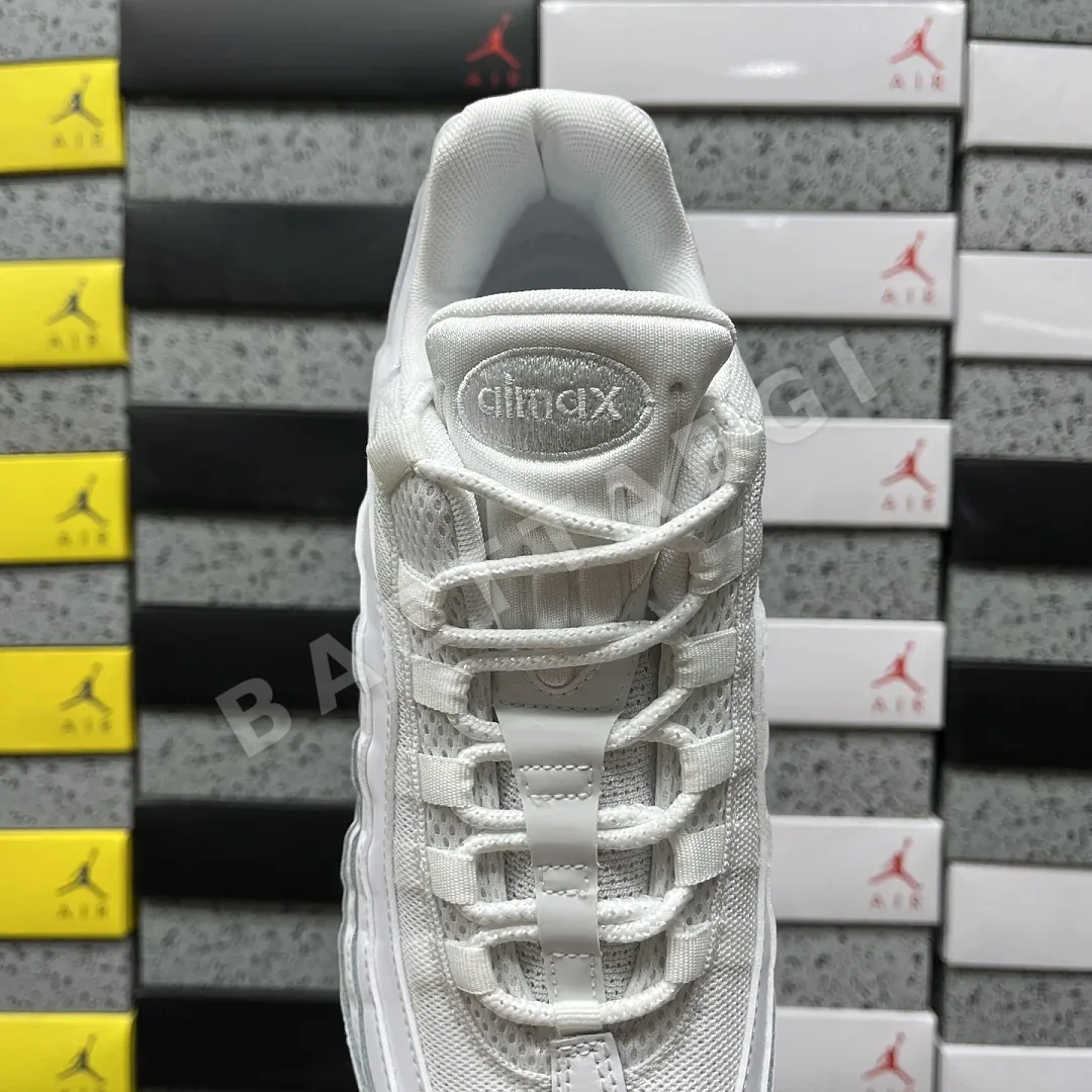 나이키 [WE] 에어 맥스 95 OG HM8755-100 201551 Nike Air Max 95 OG Big Bubble Triple 상세 이미지 10