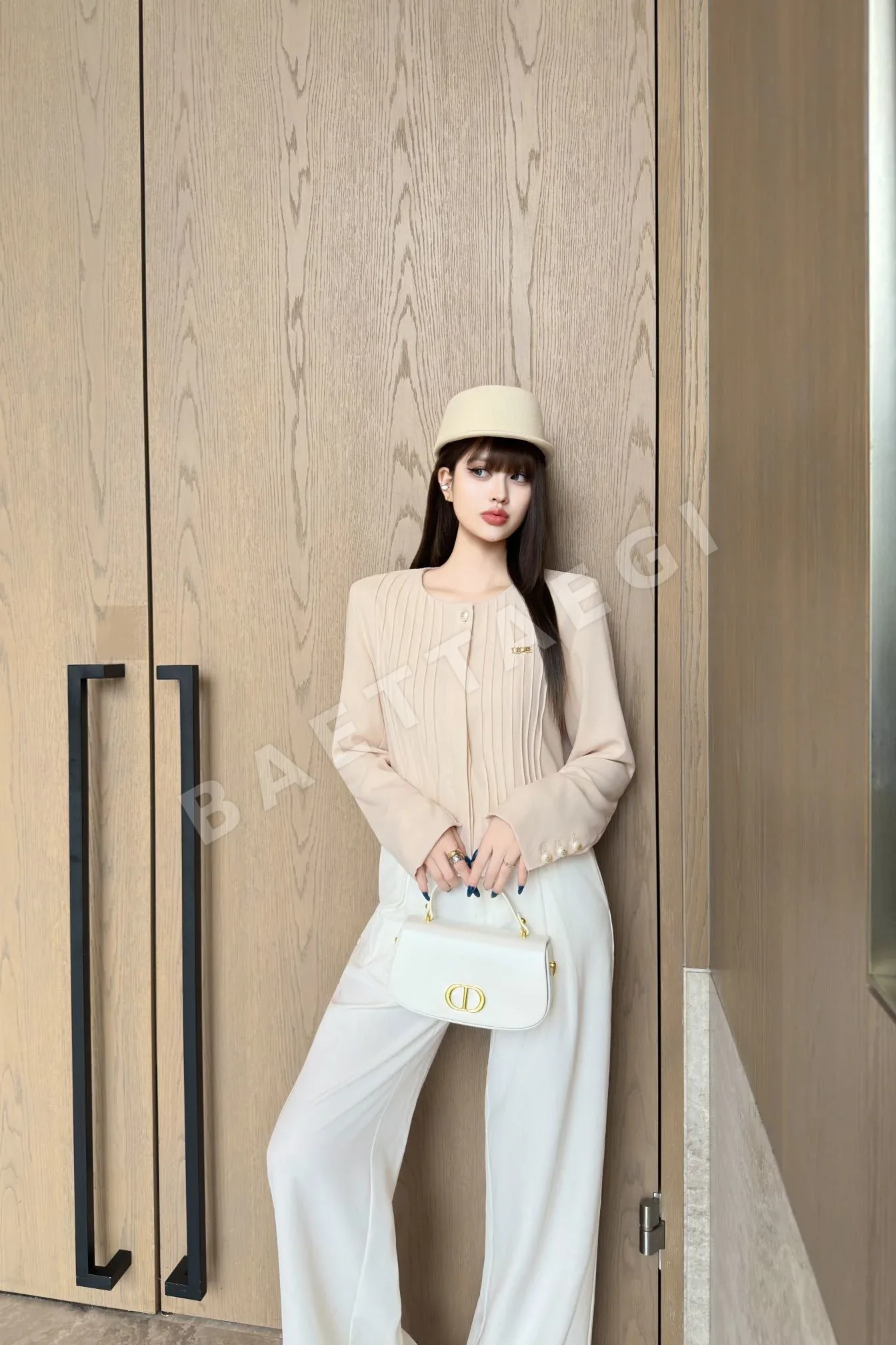 디올 레터 메탈 플리츠 크루넥 여성 자켓 155961
