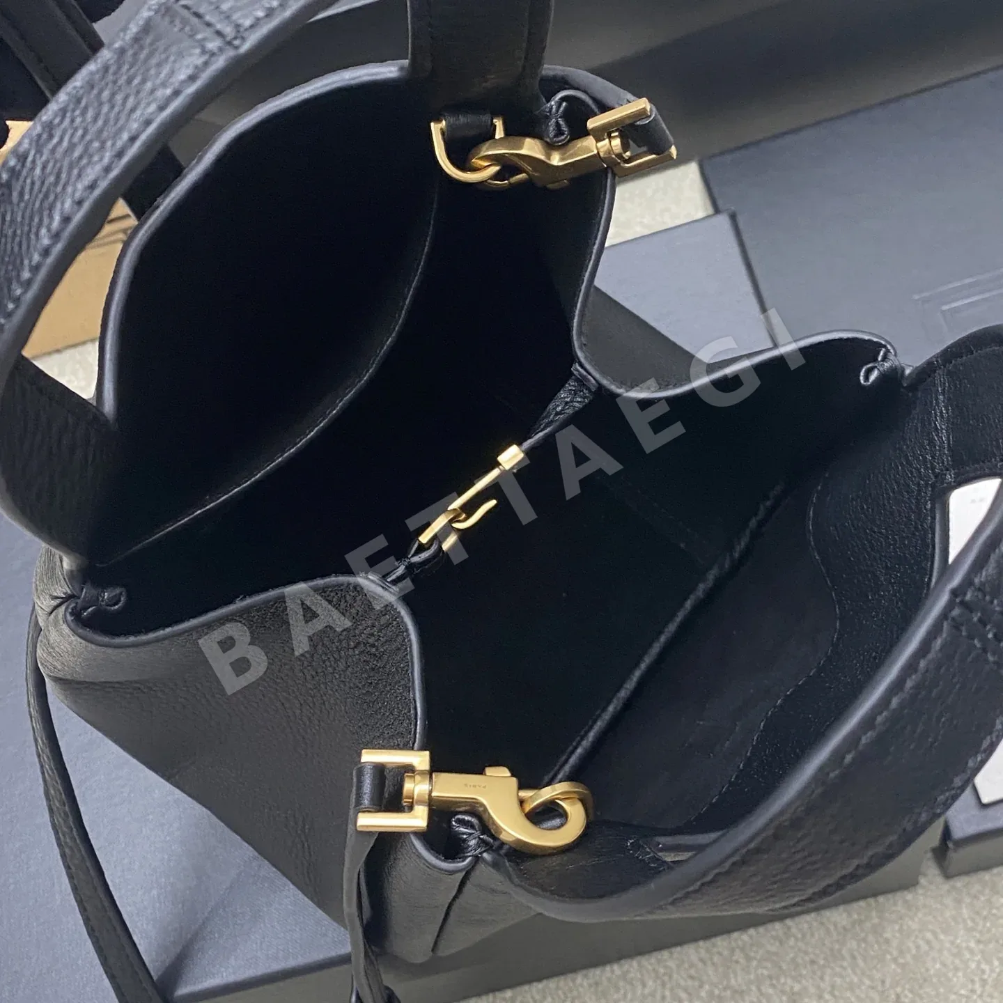 생로랑 Bea 토트 스몰 토트백 상세 이미지 7
