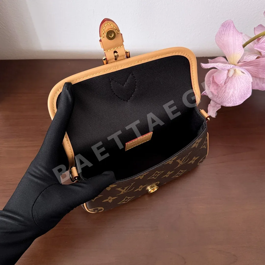 루이비통 바게트 나노 모노그램 가방 M83298 상세 이미지 13
