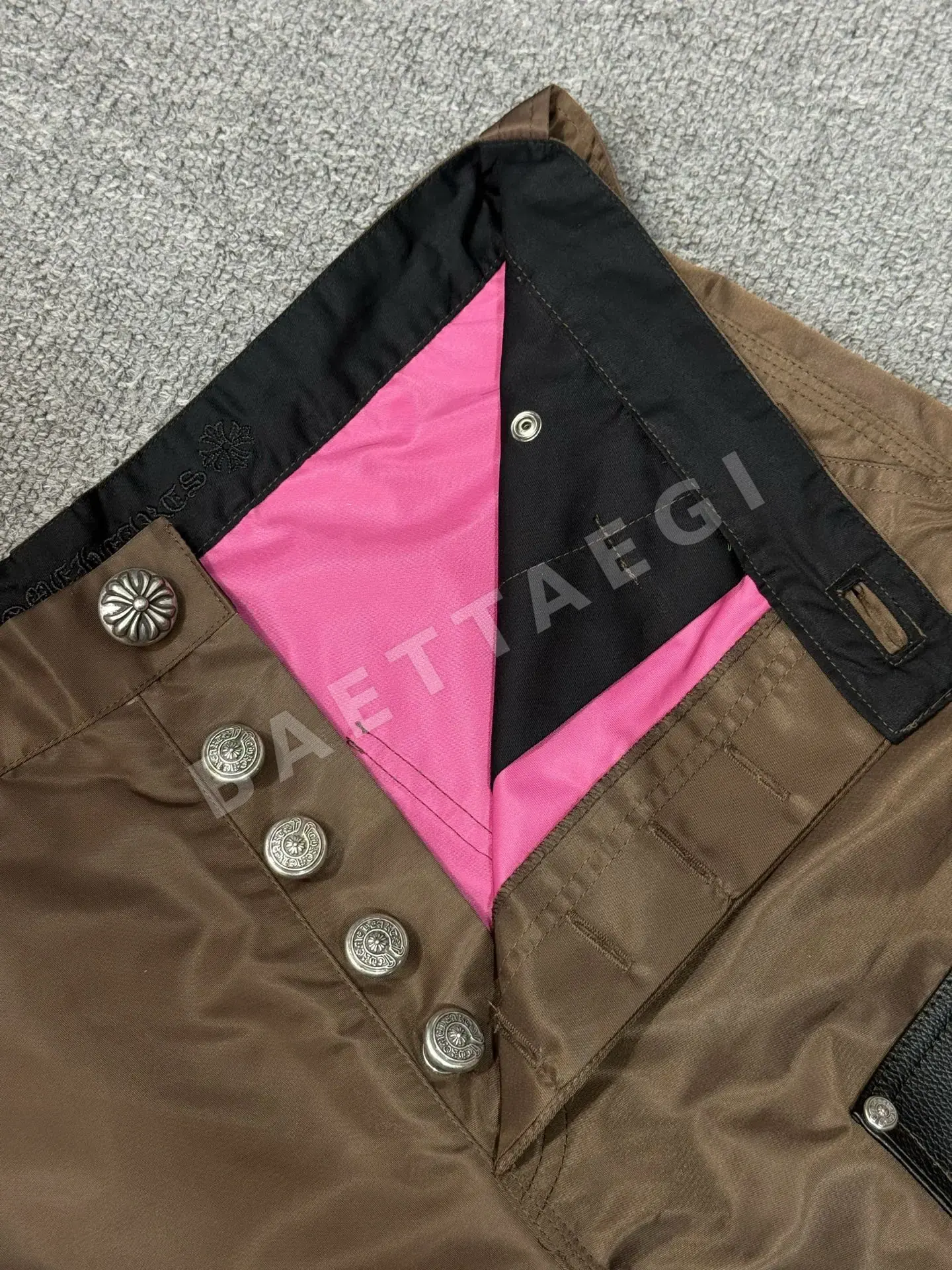 크롬하츠 나일론 패치워크 가죽 반바지 상세 이미지 4