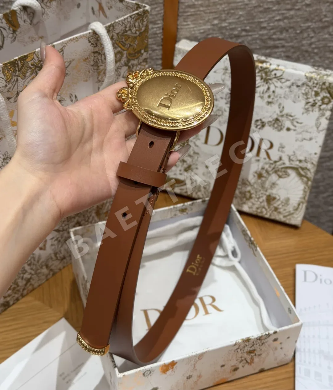 디올 메달리옹 스무스 카프스킨 벨트 상세 이미지 2