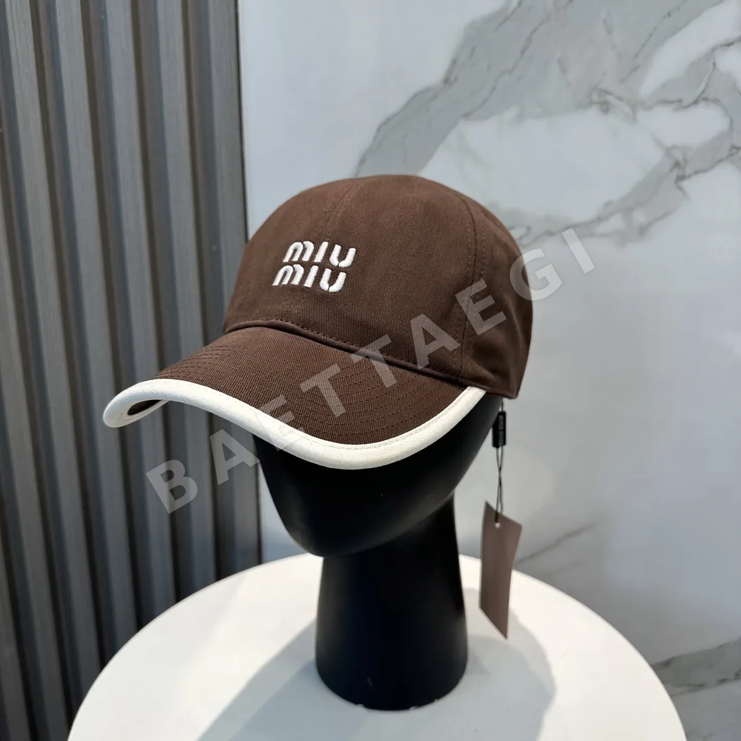 미우미우 자수 베이스볼 모자 118577