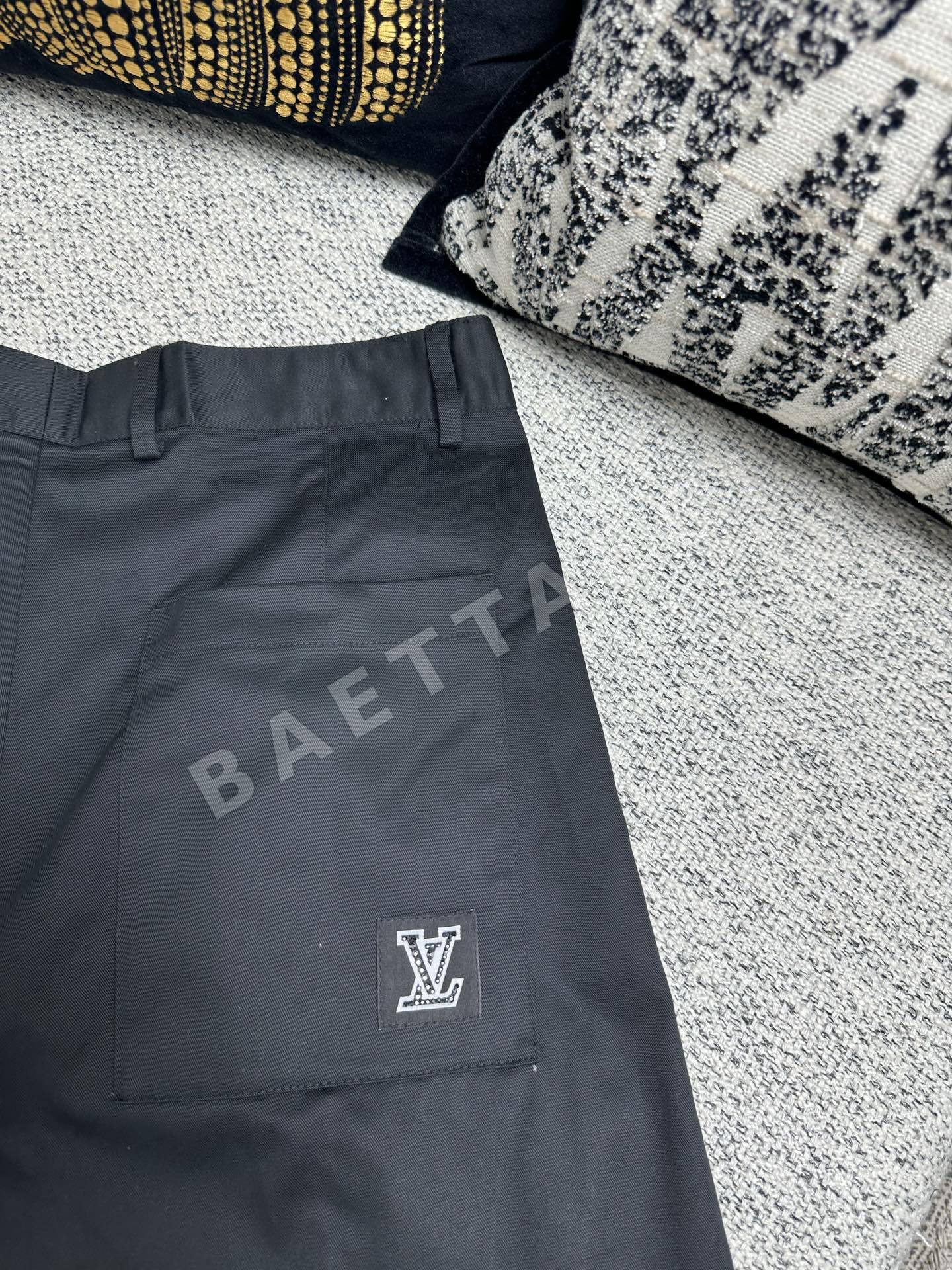 루이비통 필기체 로고 자수 캐주얼 남성 바지 상세 이미지 9