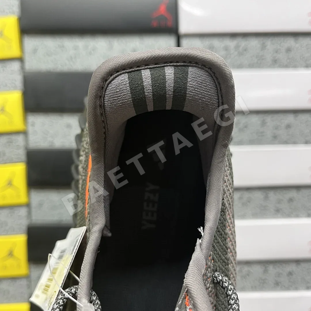아디다스 [R] 이지 부스트 350 V2 HQ7045 200738 Adidas Yeezy Boost 350 V2 상세 이미지 4