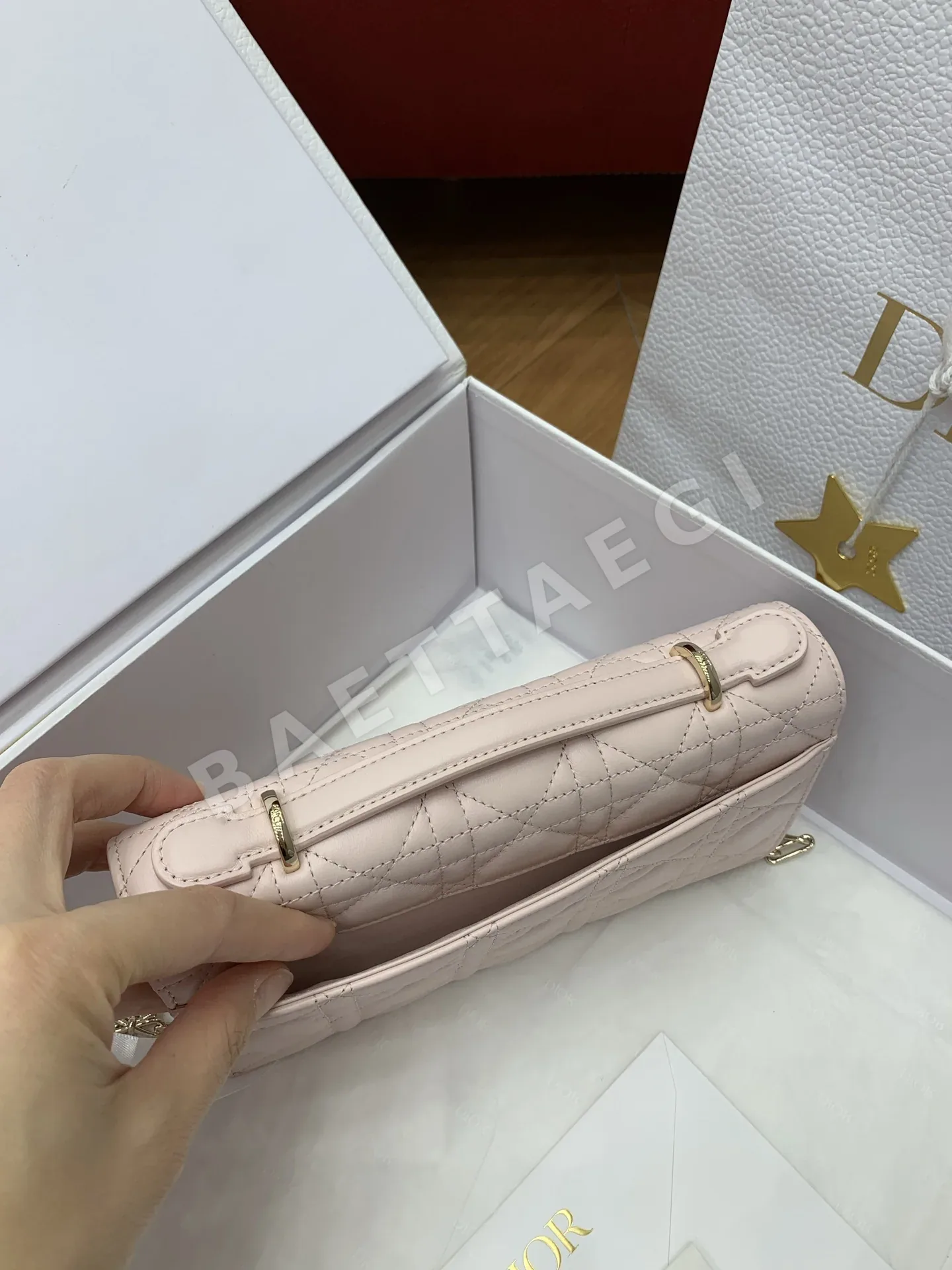 디올 양가죽 연핑크 가방 상세 이미지 2