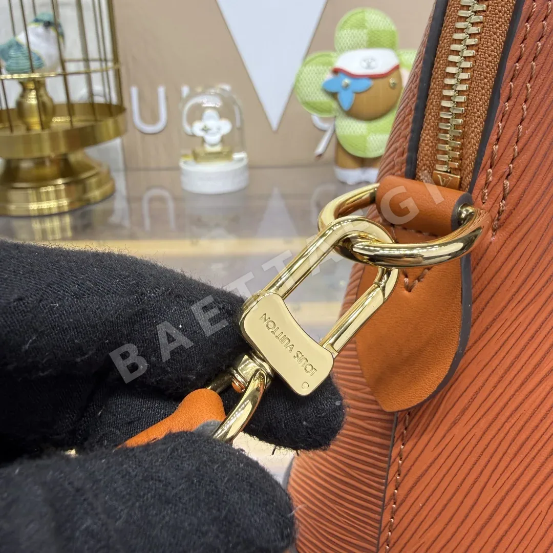 루이비통 알마MM 에피 가죽 핸드백 M28500 상세 이미지 8
