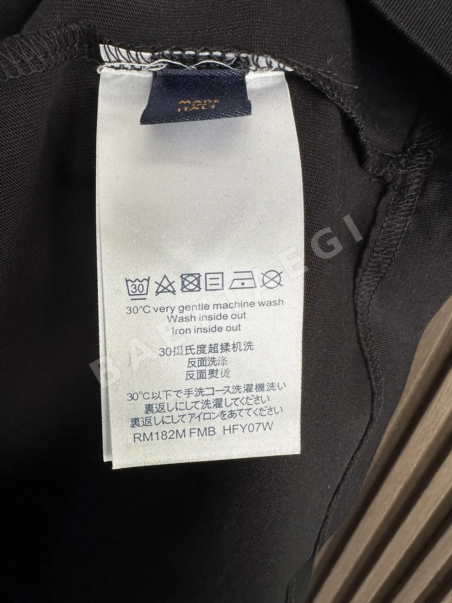 루이비통 남성 캐주얼 크루넥 반팔 티셔츠 상세 이미지 9