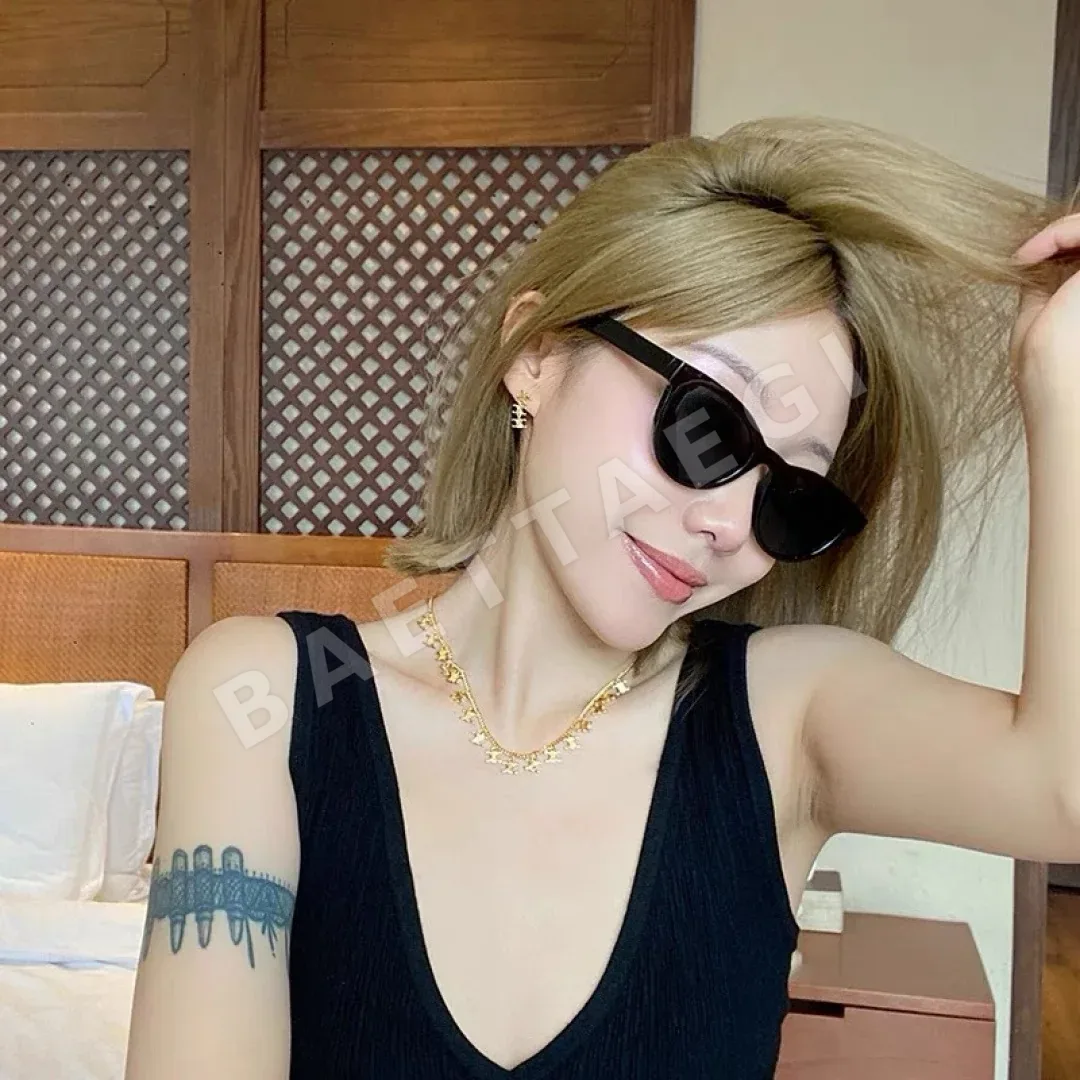 셀린느 개선문 로고 목걸이 상세 이미지 4