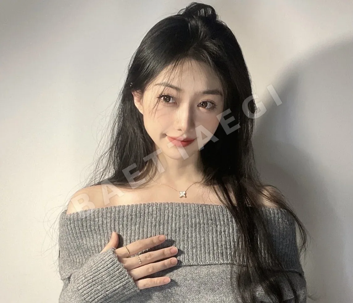 쇼메 화이트 마더 오브 펄 크로스 목걸이 상세 이미지 9