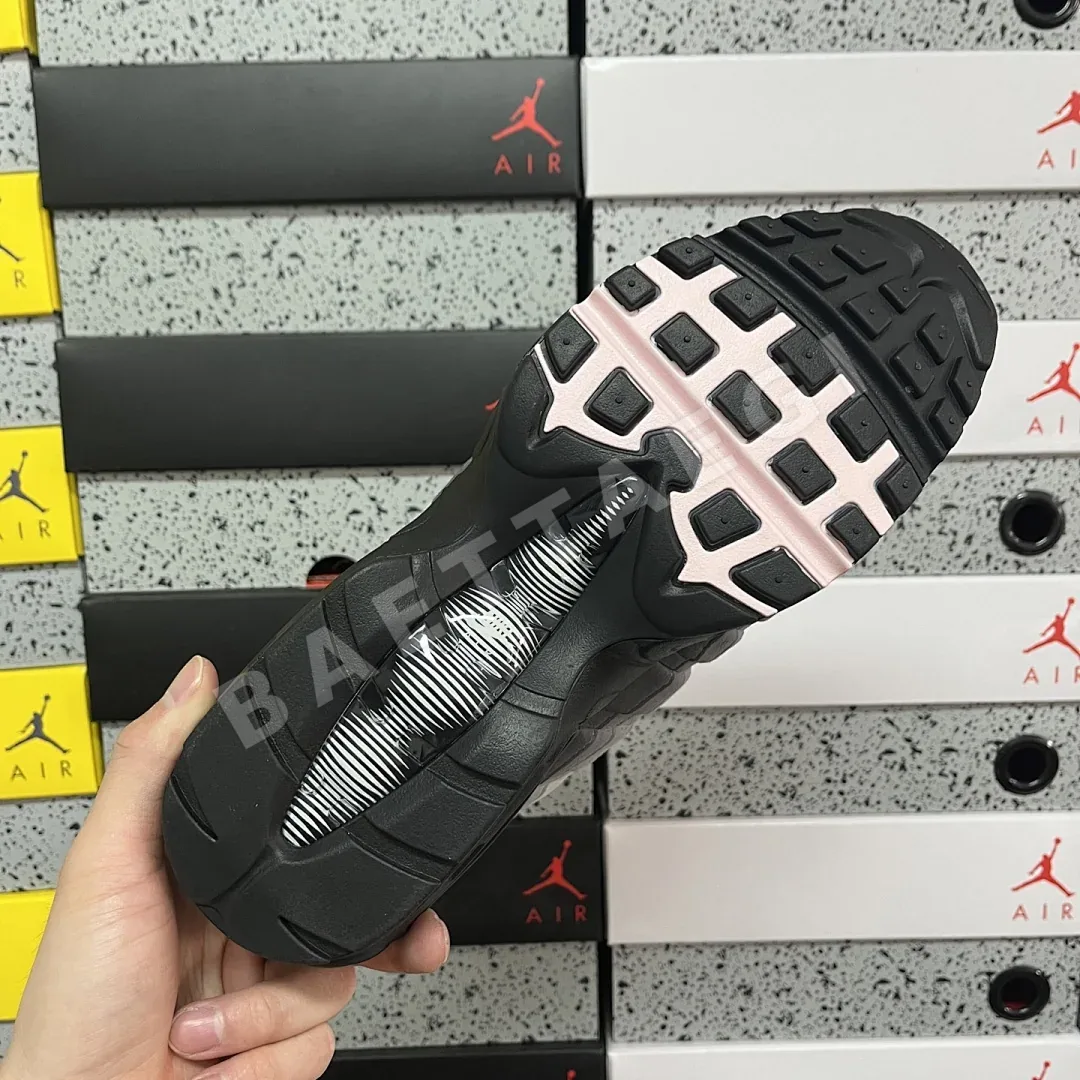 나이키 [GX] 에어 맥스 95 CJ0588-001 201230 Nike Air Max 95 Gunsmoke Pink Foam 상세 이미지 2