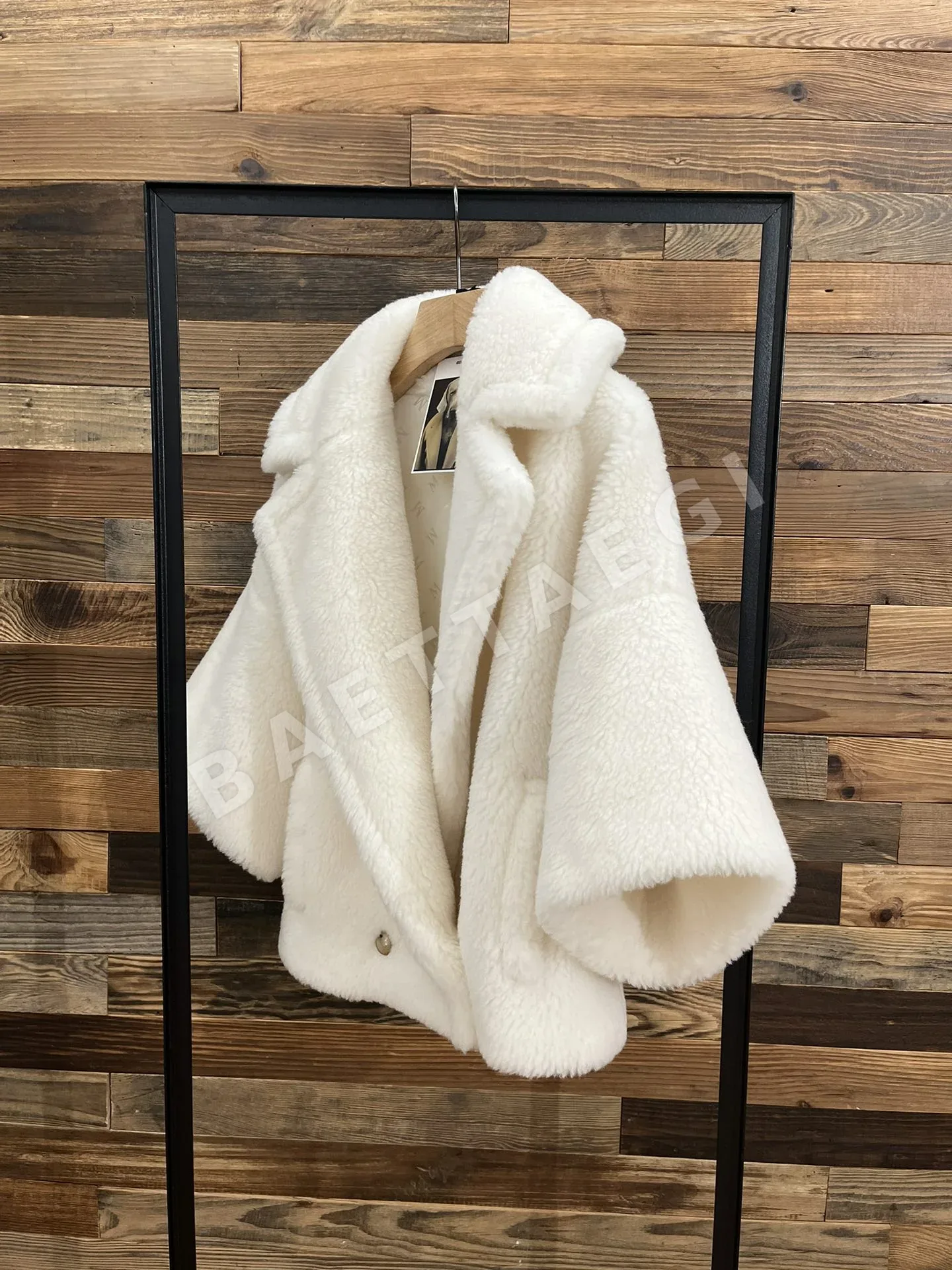 막스마라(Max Mara)의 테디베어 케이프/숏 코트 상세 이미지 2