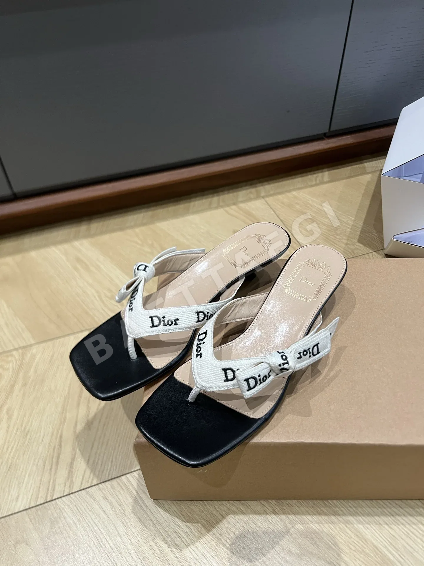 디올 J'A 웹빙 나비넥타이 샌들 108126