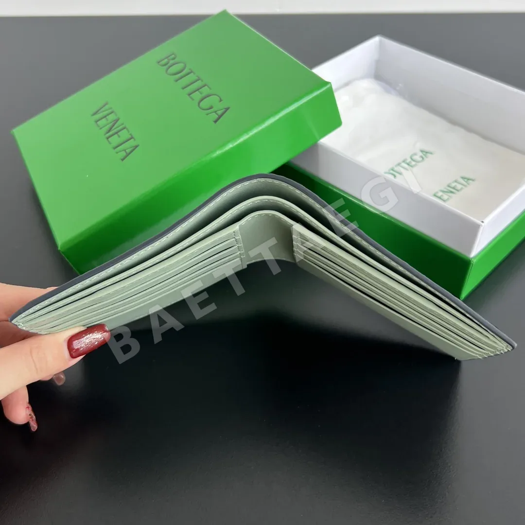 보테가베네타 미디엄 와이드 우븐 송아지가죽 투폴드 지갑 상세 이미지 7