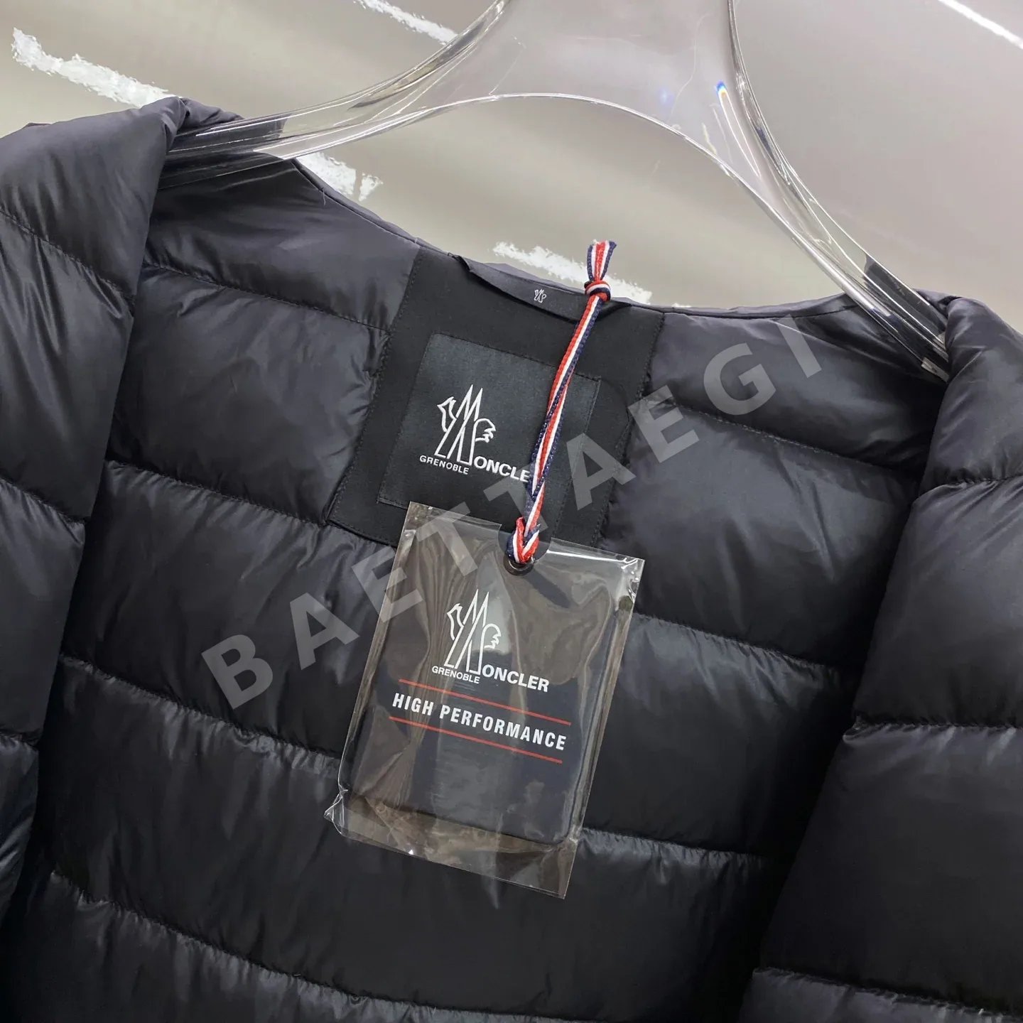 몽클레르 그레노블(Moncler Grenoble) 기능성 후드 스키 자켓 다운 패딩 상세 이미지 9
