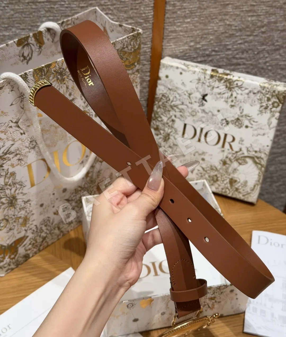 디올 메달리옹 스무스 카프스킨 벨트 상세 이미지 8