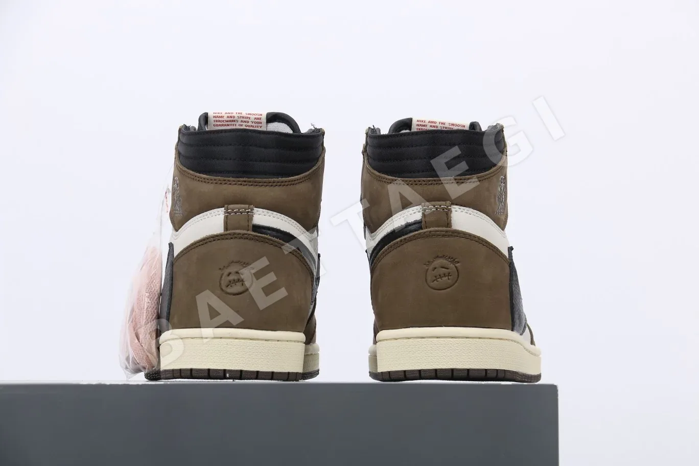 나이키조던 AJ1 하이 OG QSTS 농구화 상세 이미지 3