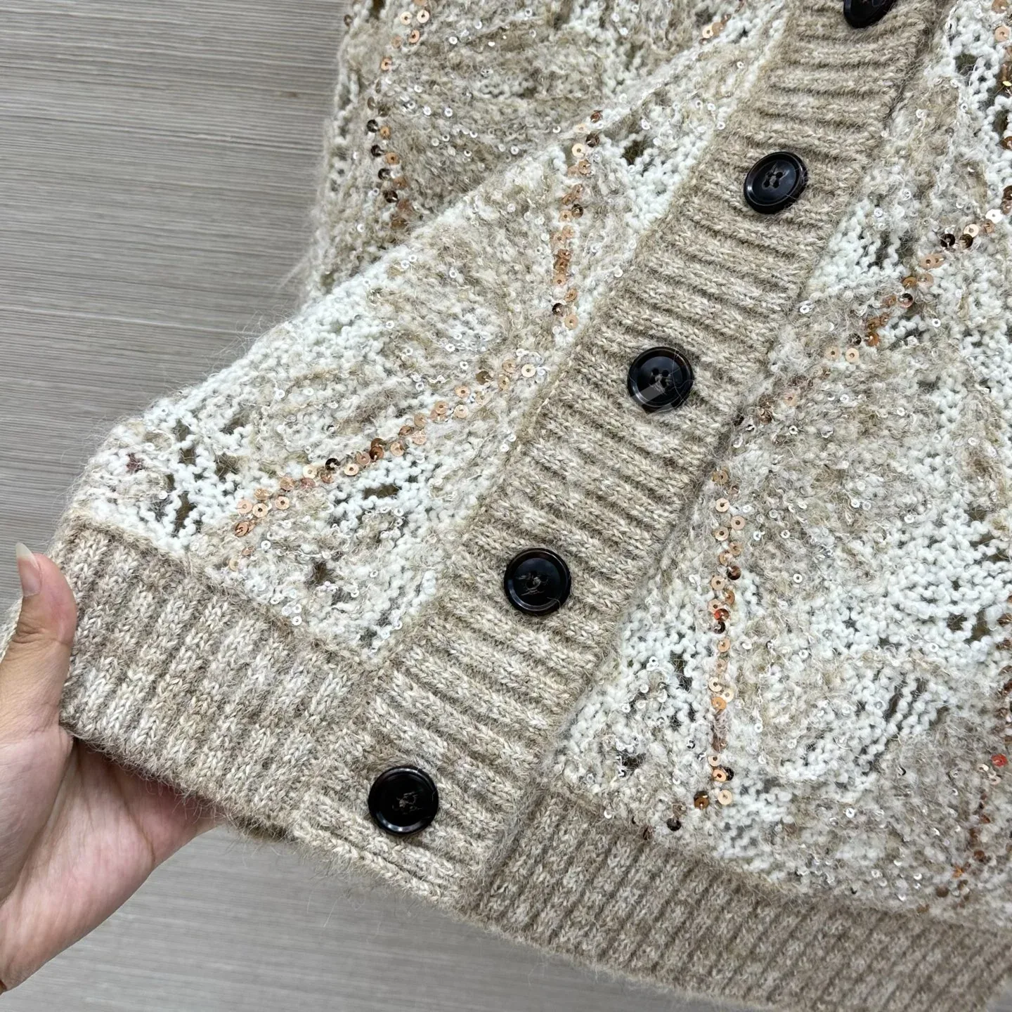 브루넬로쿠치넬리 시스루 크로셰 자수 울 모헤어 가디건 상세 이미지 7
