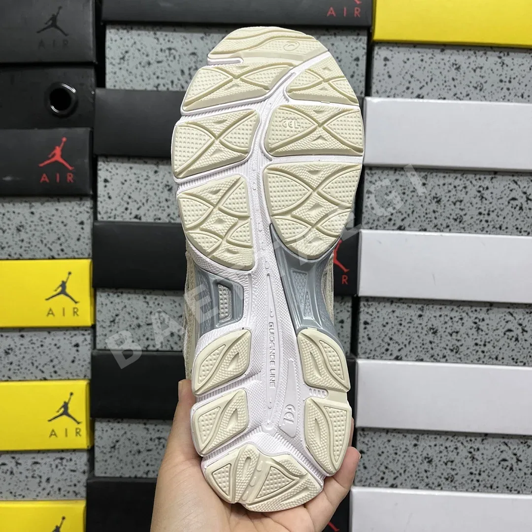 아식스 [RT] 젤 NYC 1201A789-105 200359 Asics Gel-NYC White Oyster Grey 상세 이미지 9