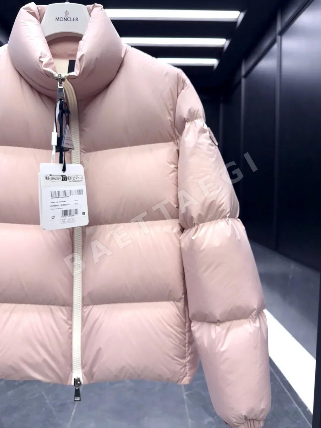 몽클레르 여성용 안테르네 숏 구스 다운 재킷 상세 이미지 6