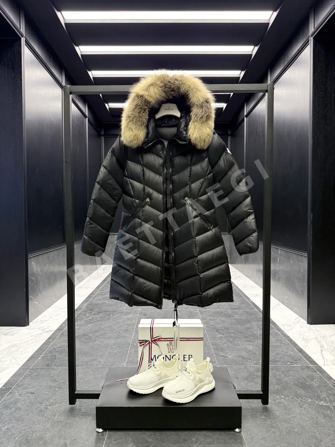 몽클레르 풀마러스 롱 다운 패딩 상세 이미지 3