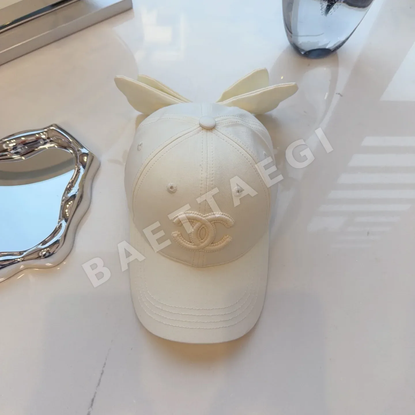 샤넬 리본 더블 C 로고 여성용 모자 상세 이미지 1