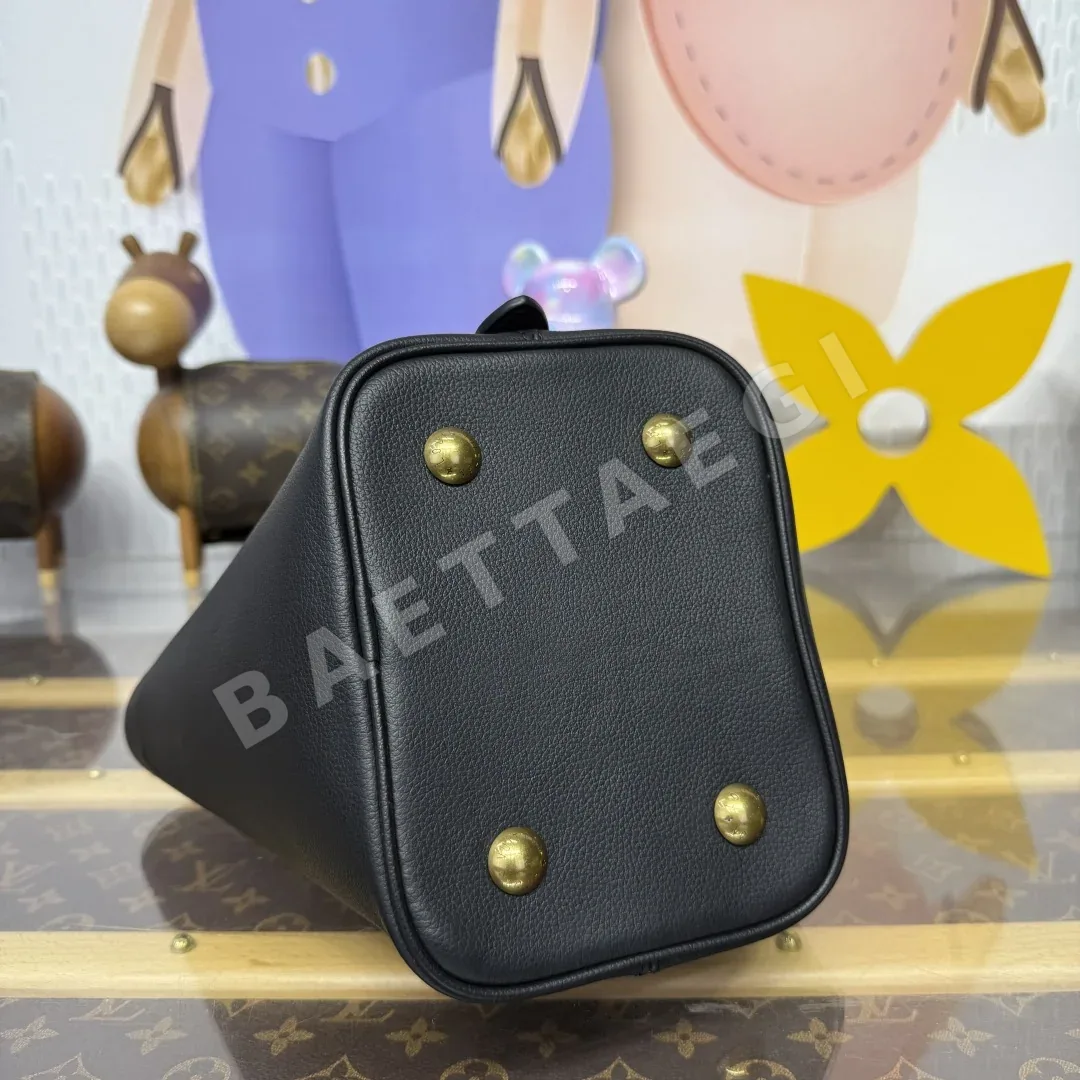 루이비통 로우 키 올 인 BB 블랙 M25543 상세 이미지 4