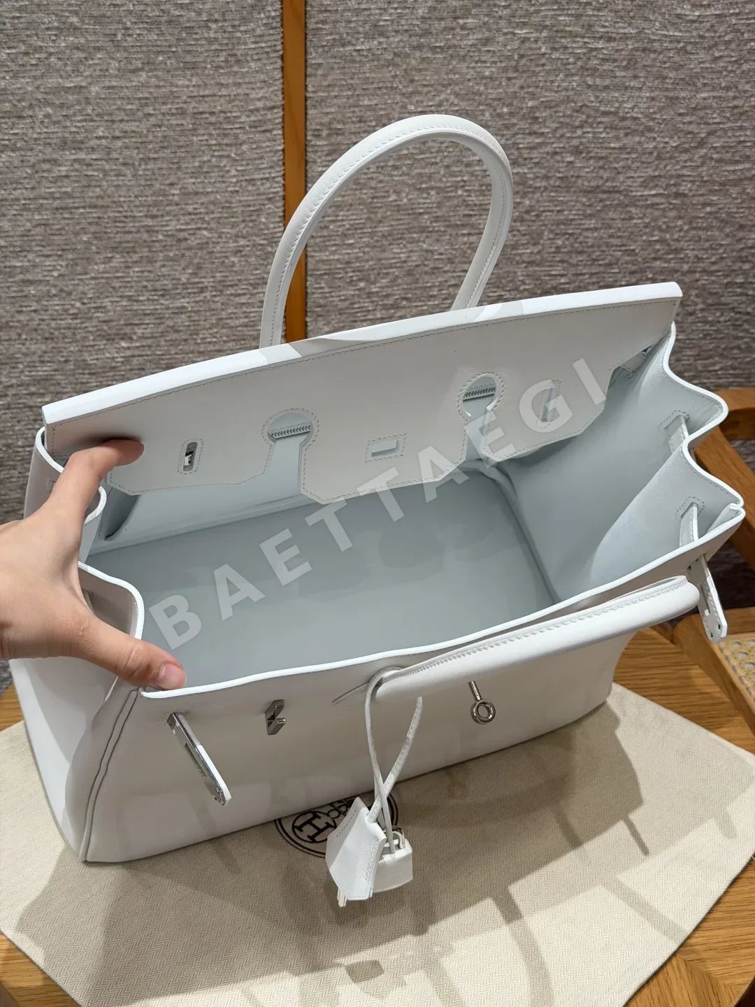에르메스 버킨 35 스위프트 가죽 가방 상세 이미지 6