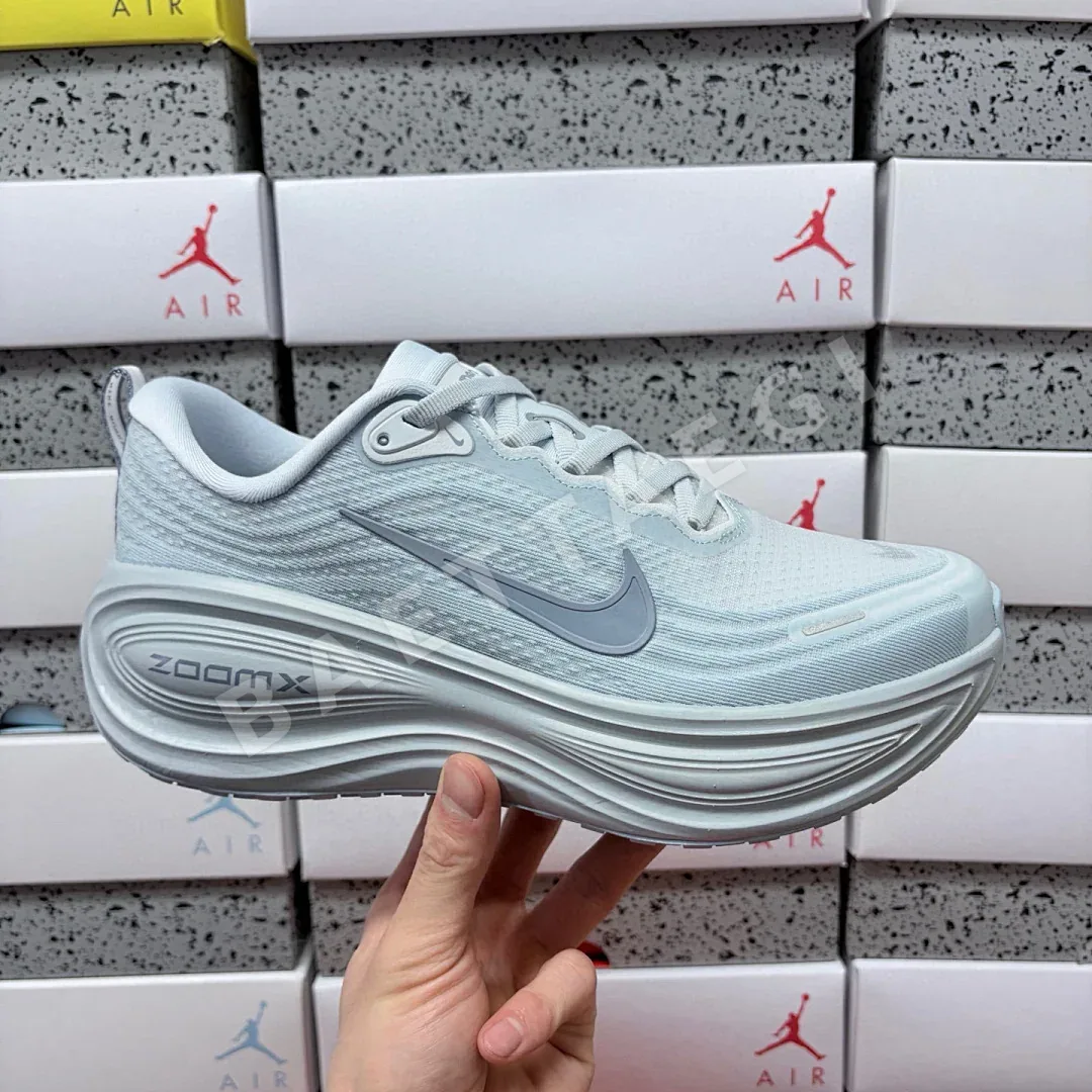 나이키 [GT] 보메로 플러스 HV8150-004 201145 Nike Vomero Plus Football Grey Ashen Slate 상세 이미지 10