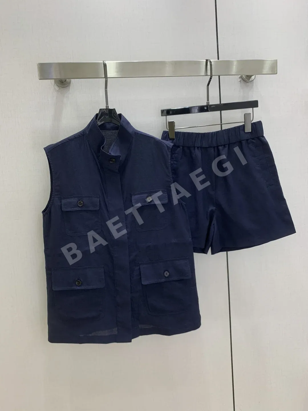 로로피아나 빈티지풍 스탠드카라 베스트 세트 반바지 129826