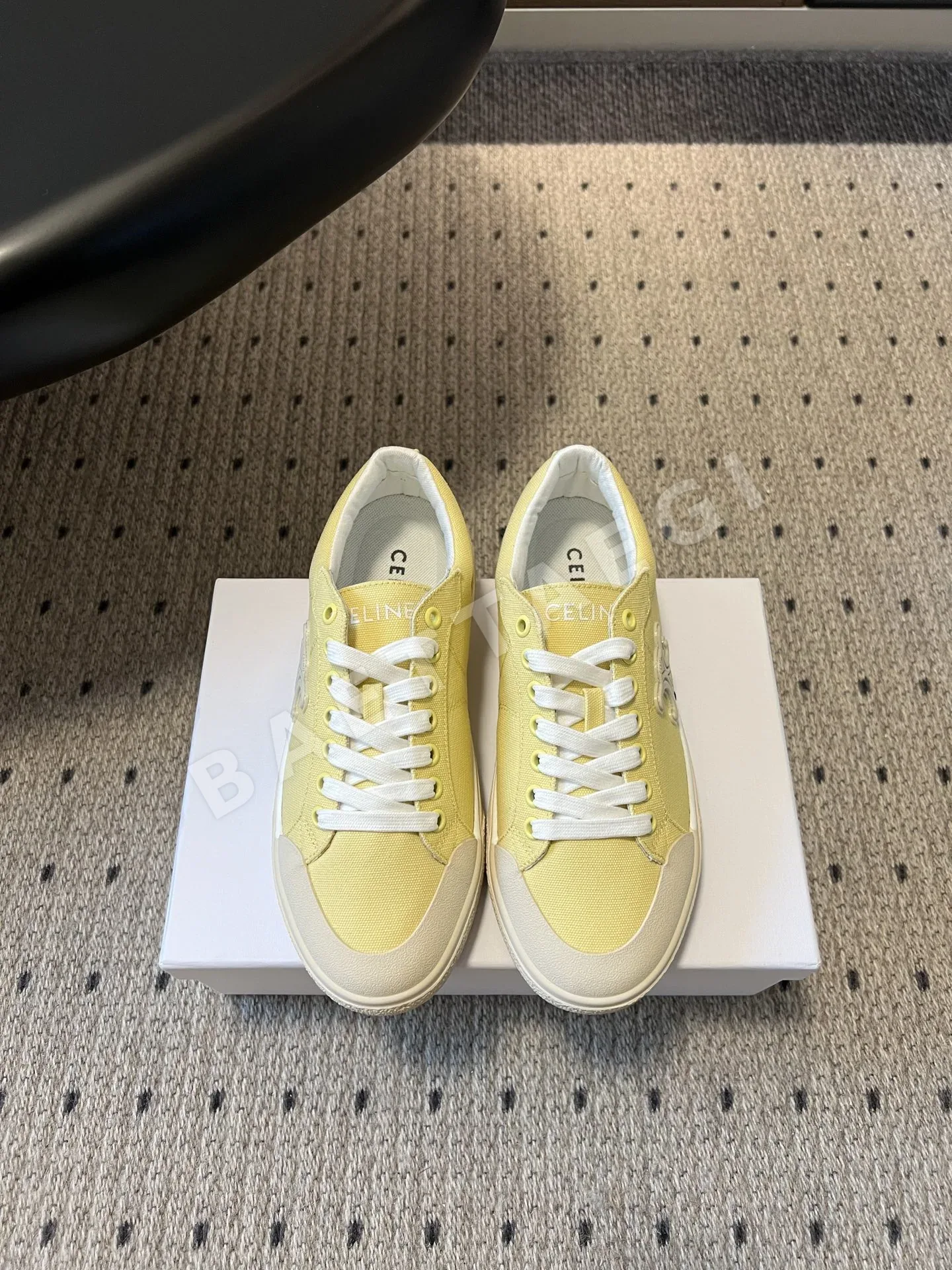 셀린느 레트로 캔버스 스니커즈 95505