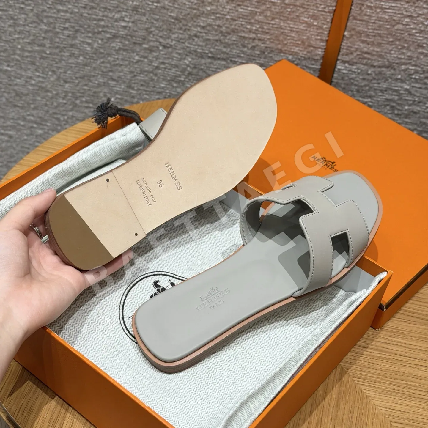 에르메스 오란 램스킨 슬리퍼 상세 이미지 5