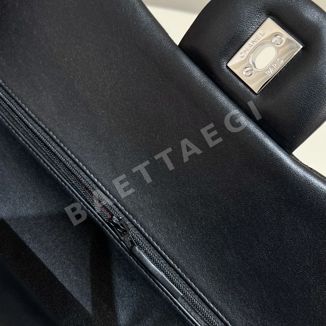 샤넬 클래식 플랩백 램스킨 가방 블랙 은장 상세 이미지 6