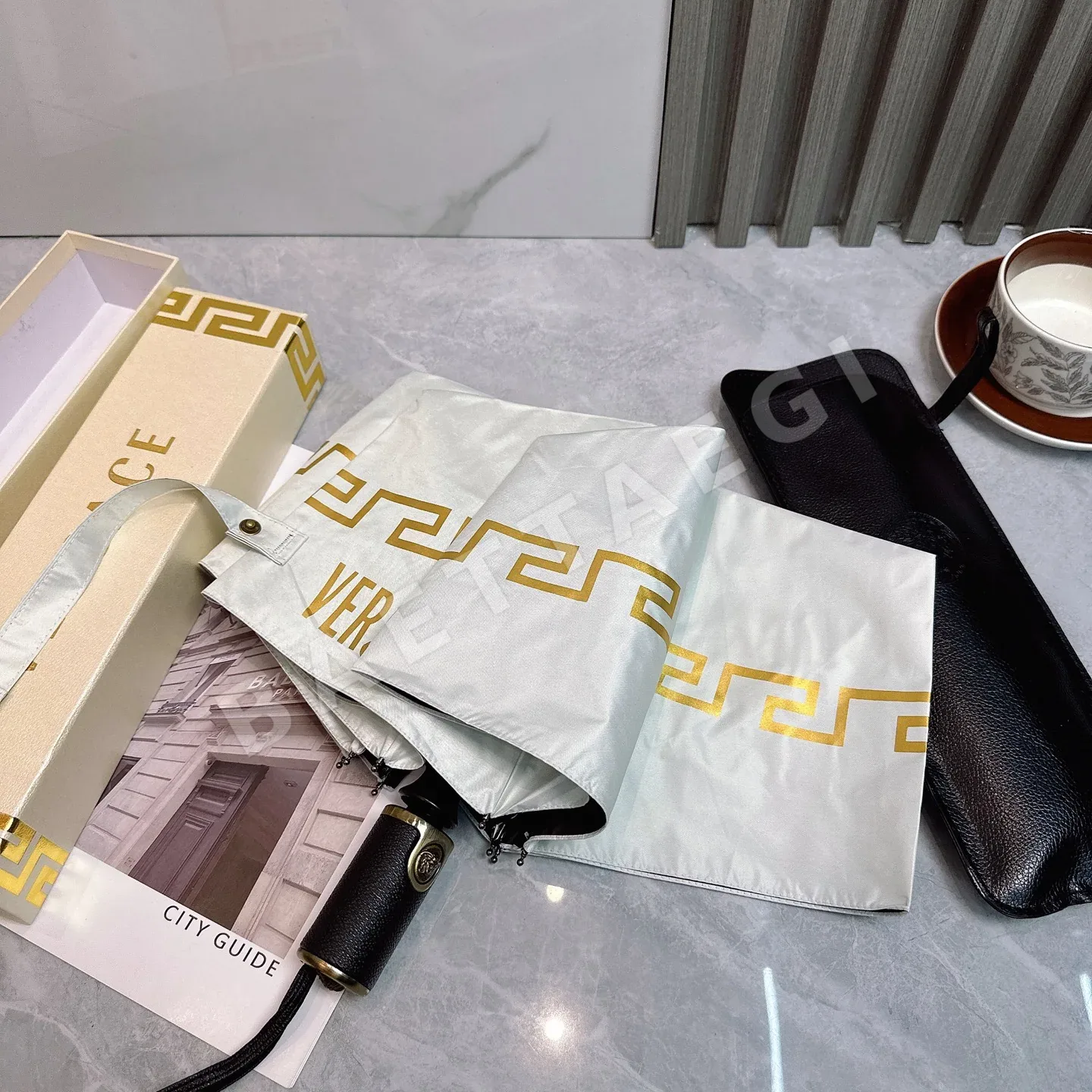 베르사체 전자동 접이식 우산 상세 이미지 3
