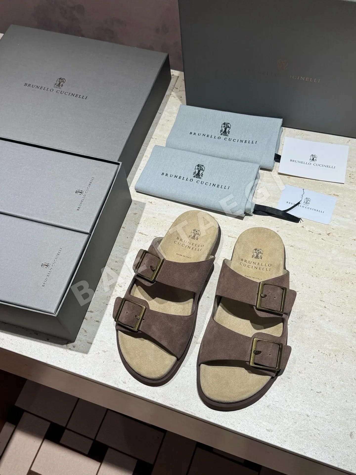 브루넬로쿠치넬리 남성용 스웨이드 비치 샌들 상세 이미지 4