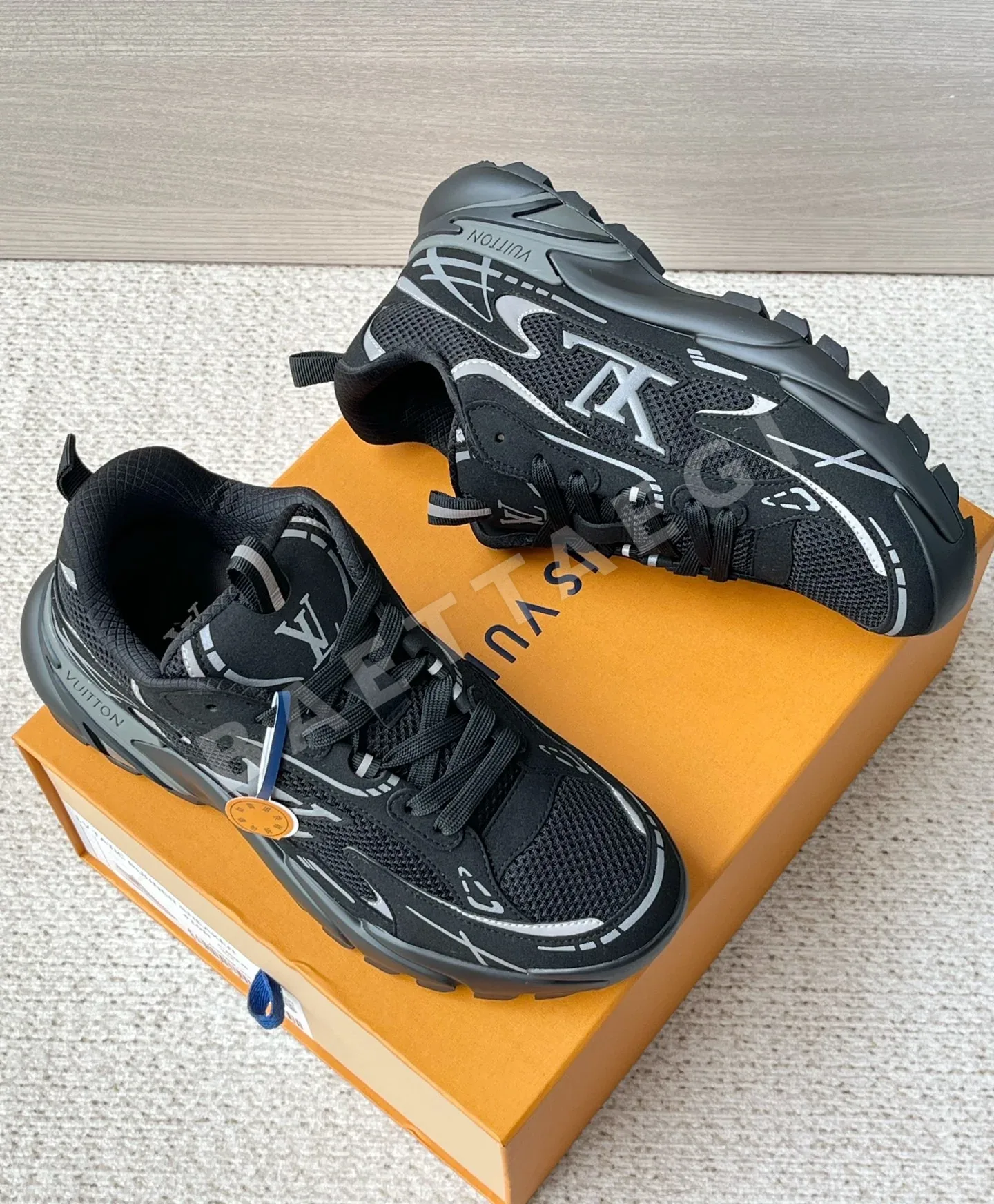 루이비통 LV Tatic Runner 남성 러닝화 상세 이미지 2