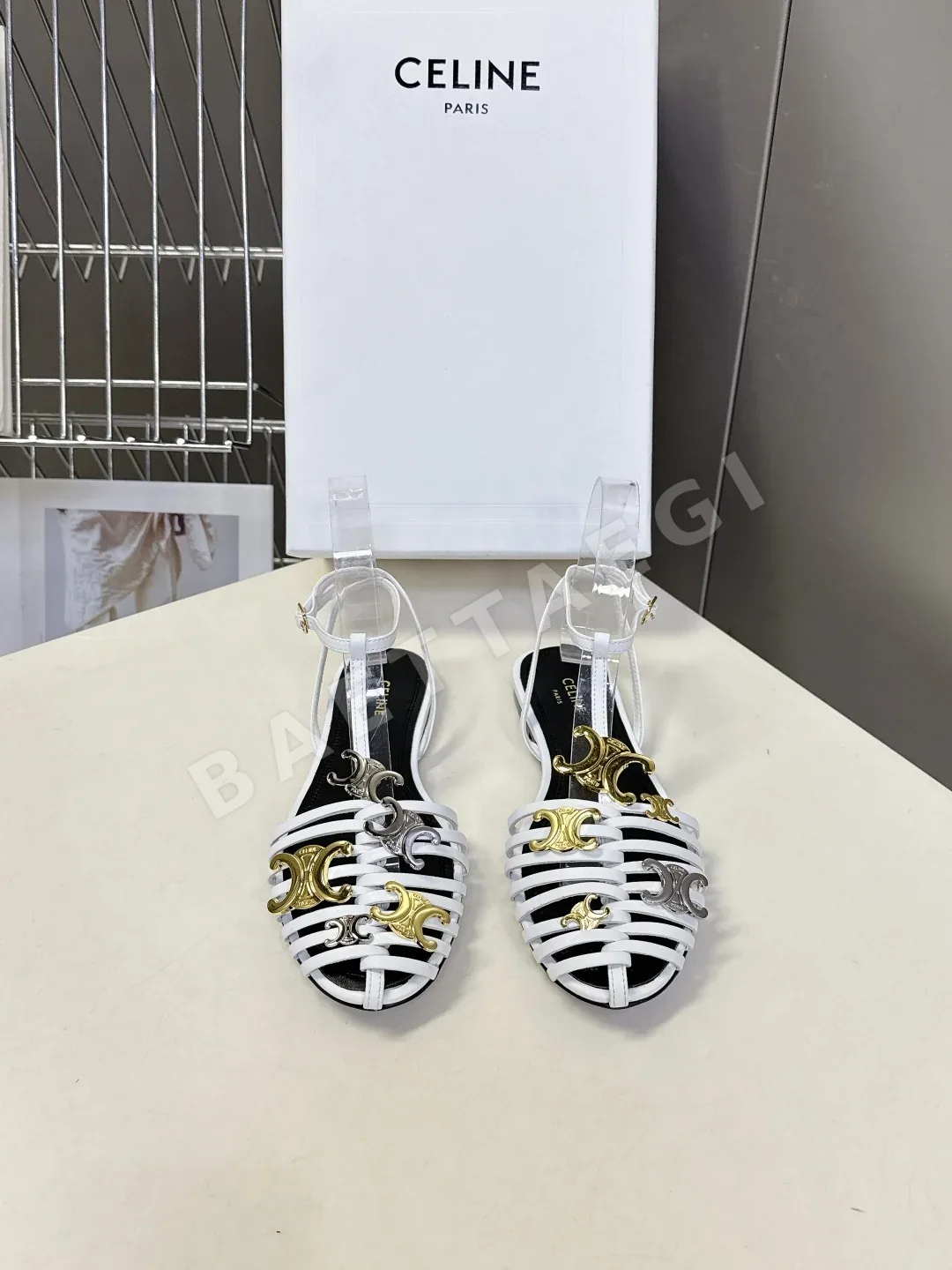 셀린느 로만 스타일 케이지 샌들 98512