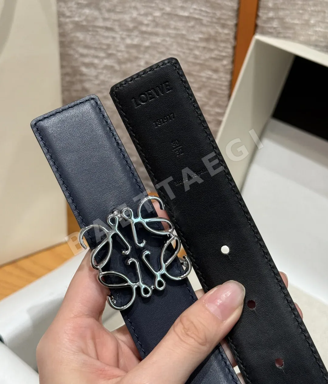 로에베 아나그램 양면 가죽 벨트 상세 이미지 6