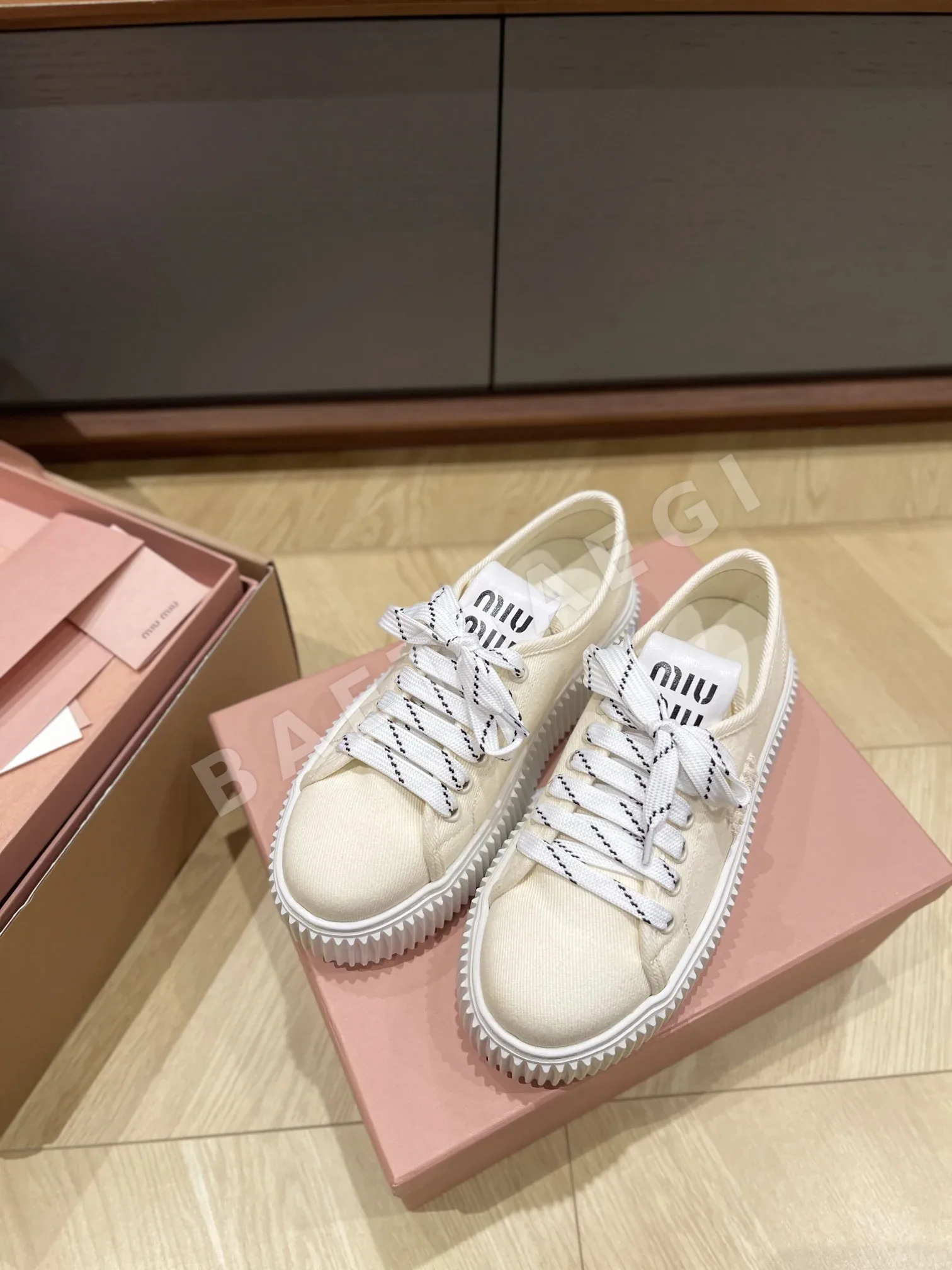 미우미우 신발 24212