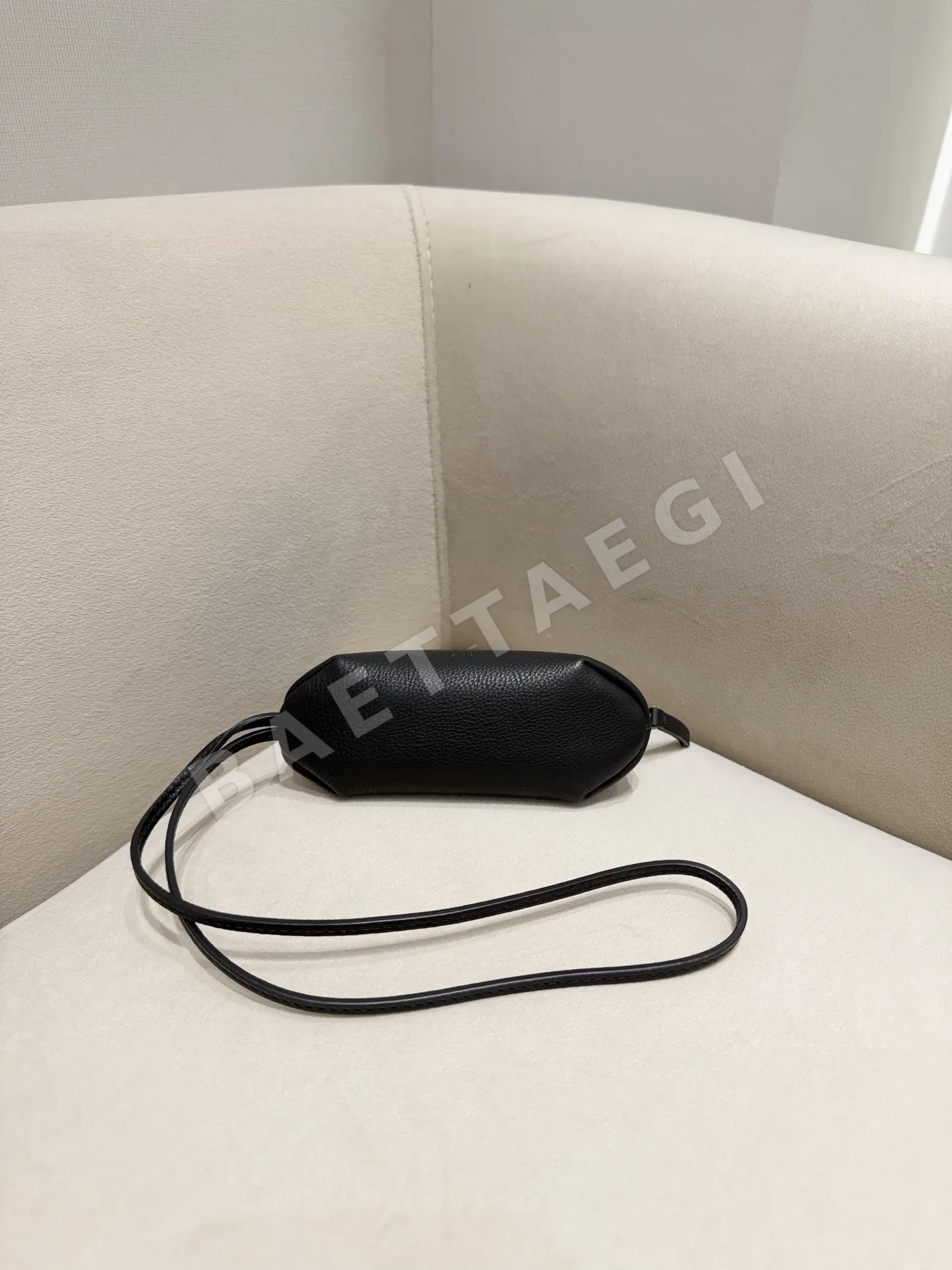 더로우 오웬 파우치 상세 이미지 5