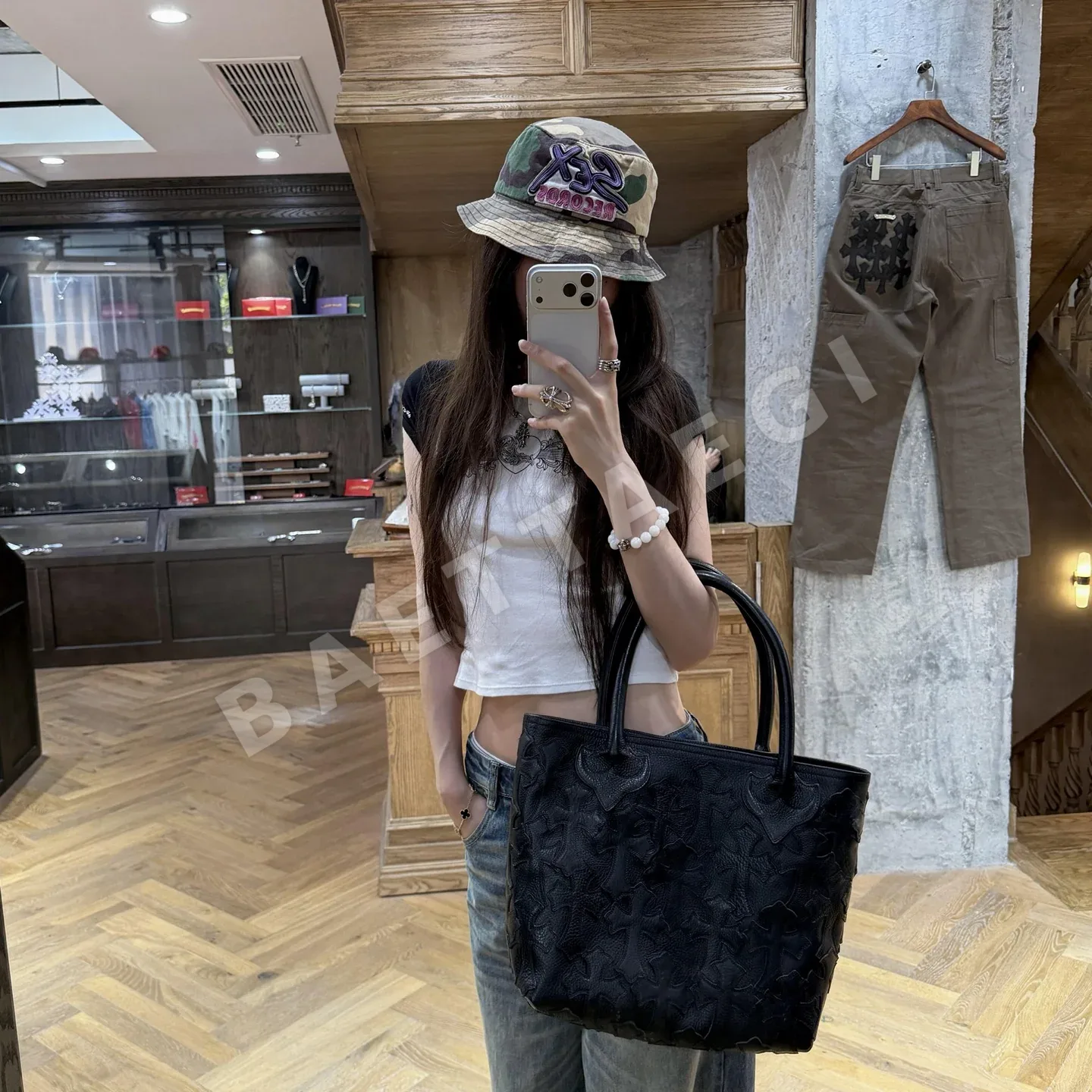 크롬하츠 블랙 레더 토트백 상세 이미지 5