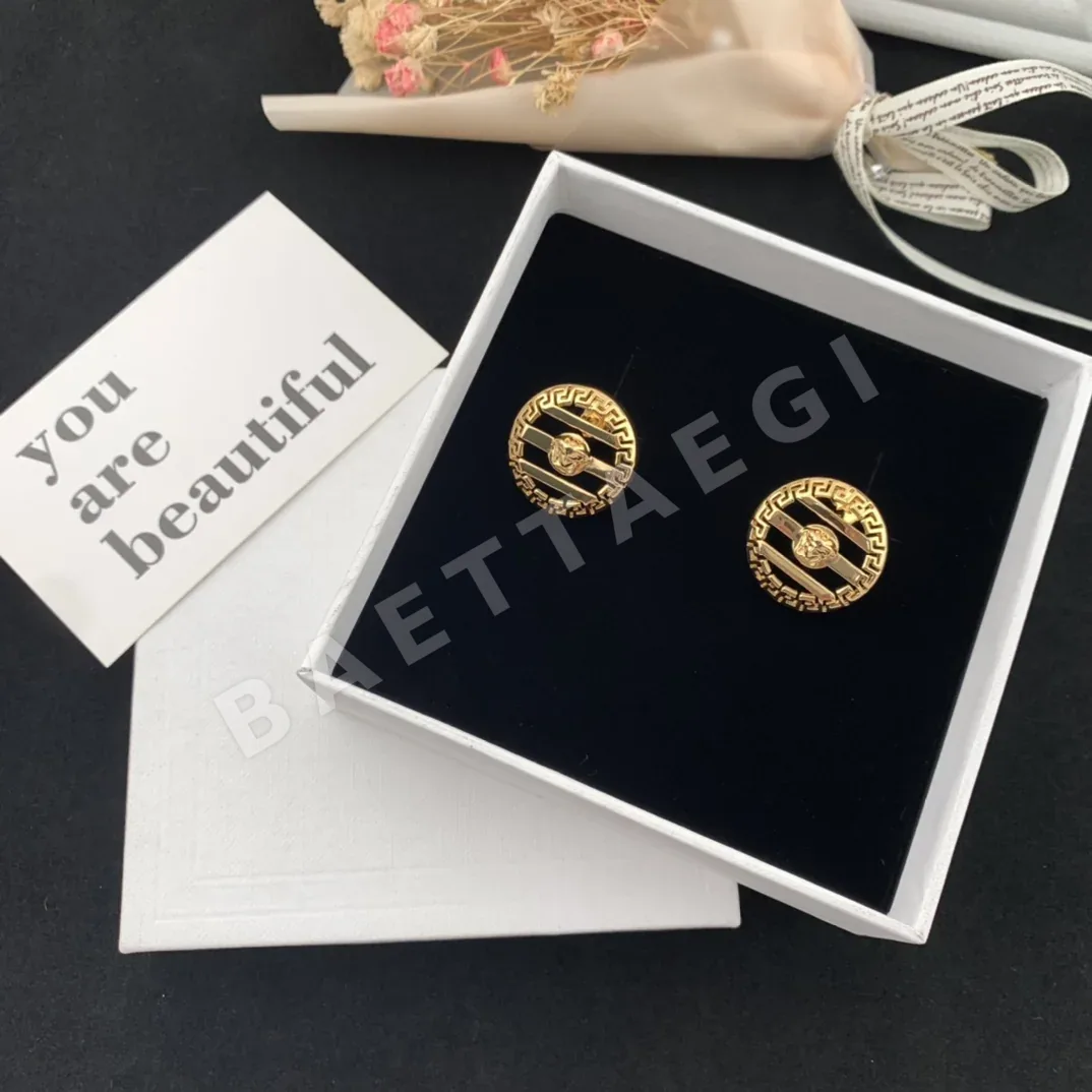 베르사체 귀걸이 63374 Versace Earrings 상세 이미지 2