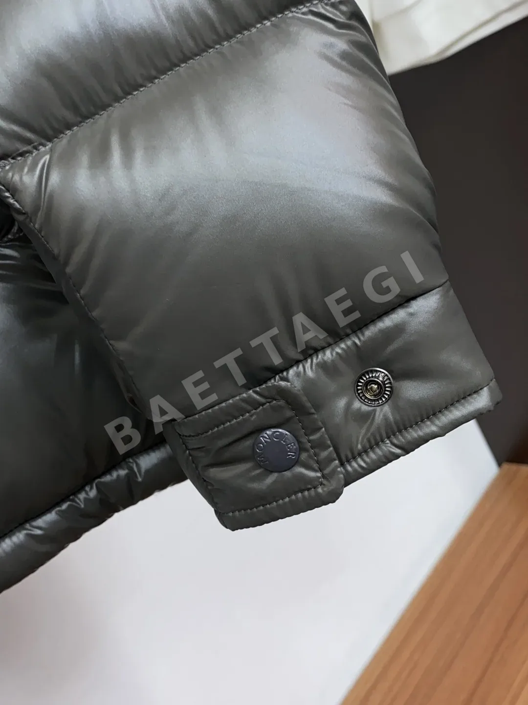 몽클레르 마야(Moncler Maya) 후드 쇼트 다운 자켓 상세 이미지 6